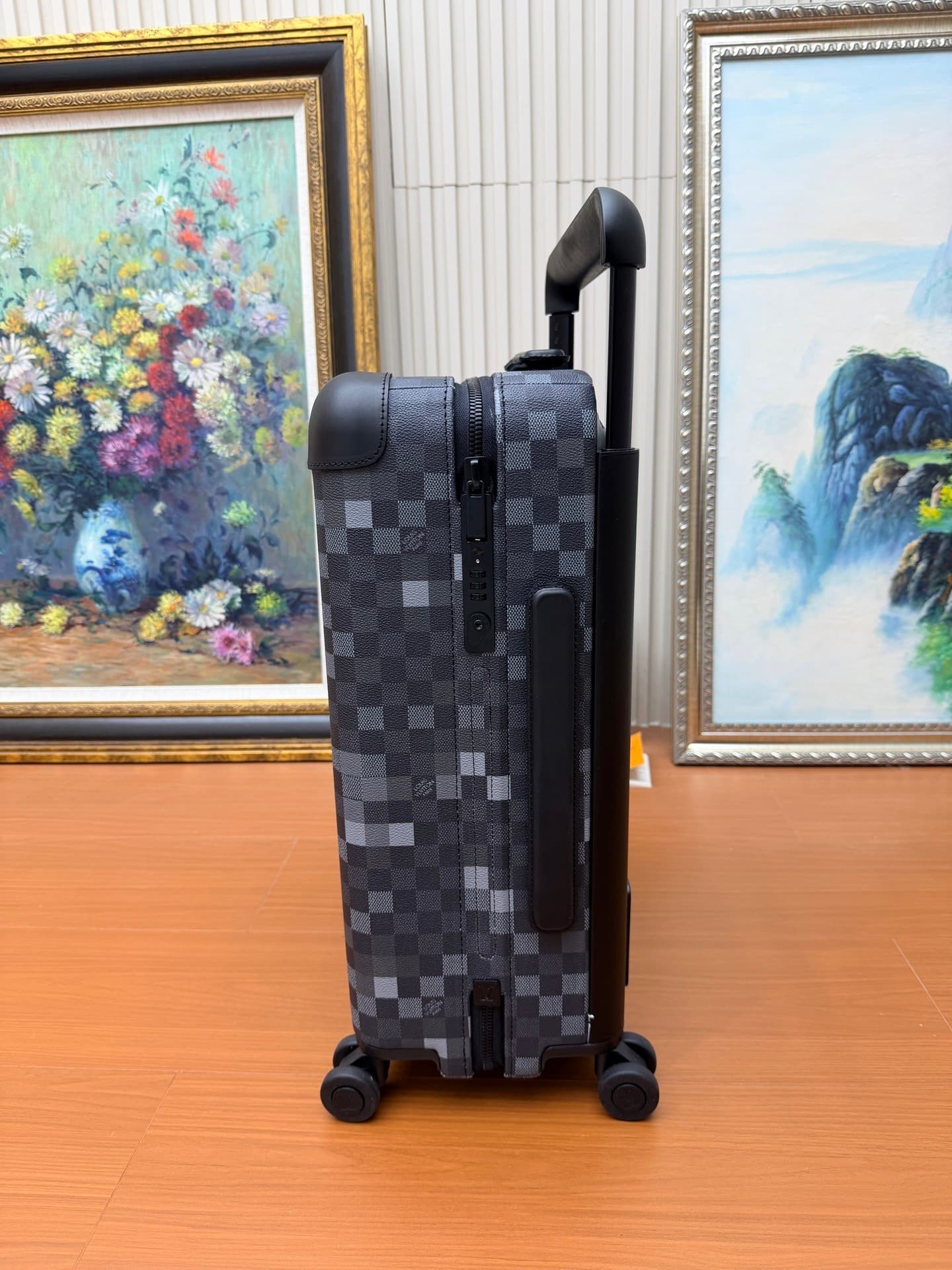 L X V Suitcase Size:55x38x21cm