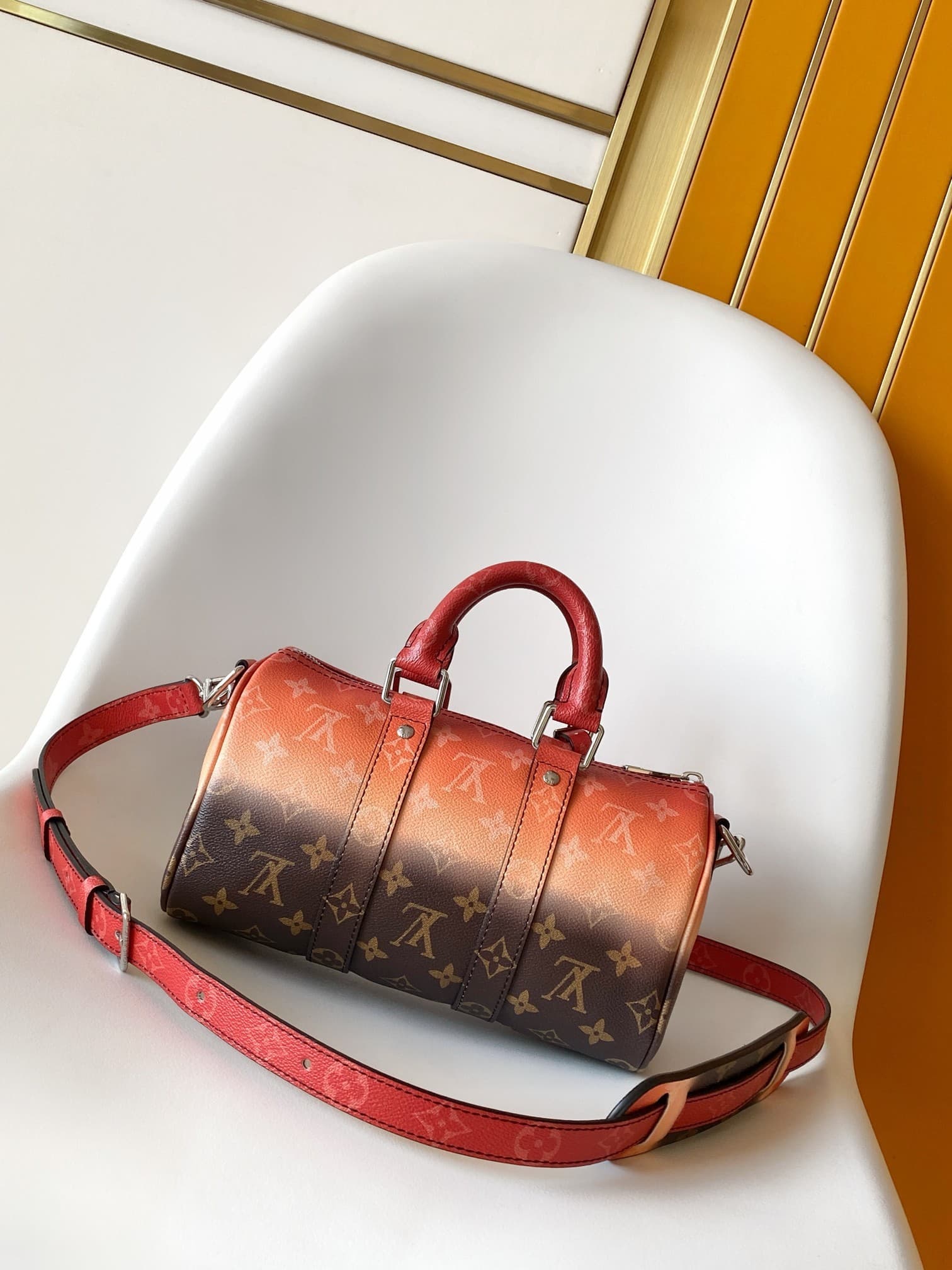 L X V Keepall Bandoulière 25 M28074 Size:25x15x11cm