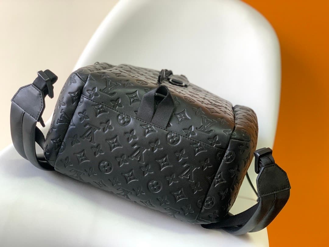 L X V Discovery Backpack M43680 Size:35x54.5x19cm