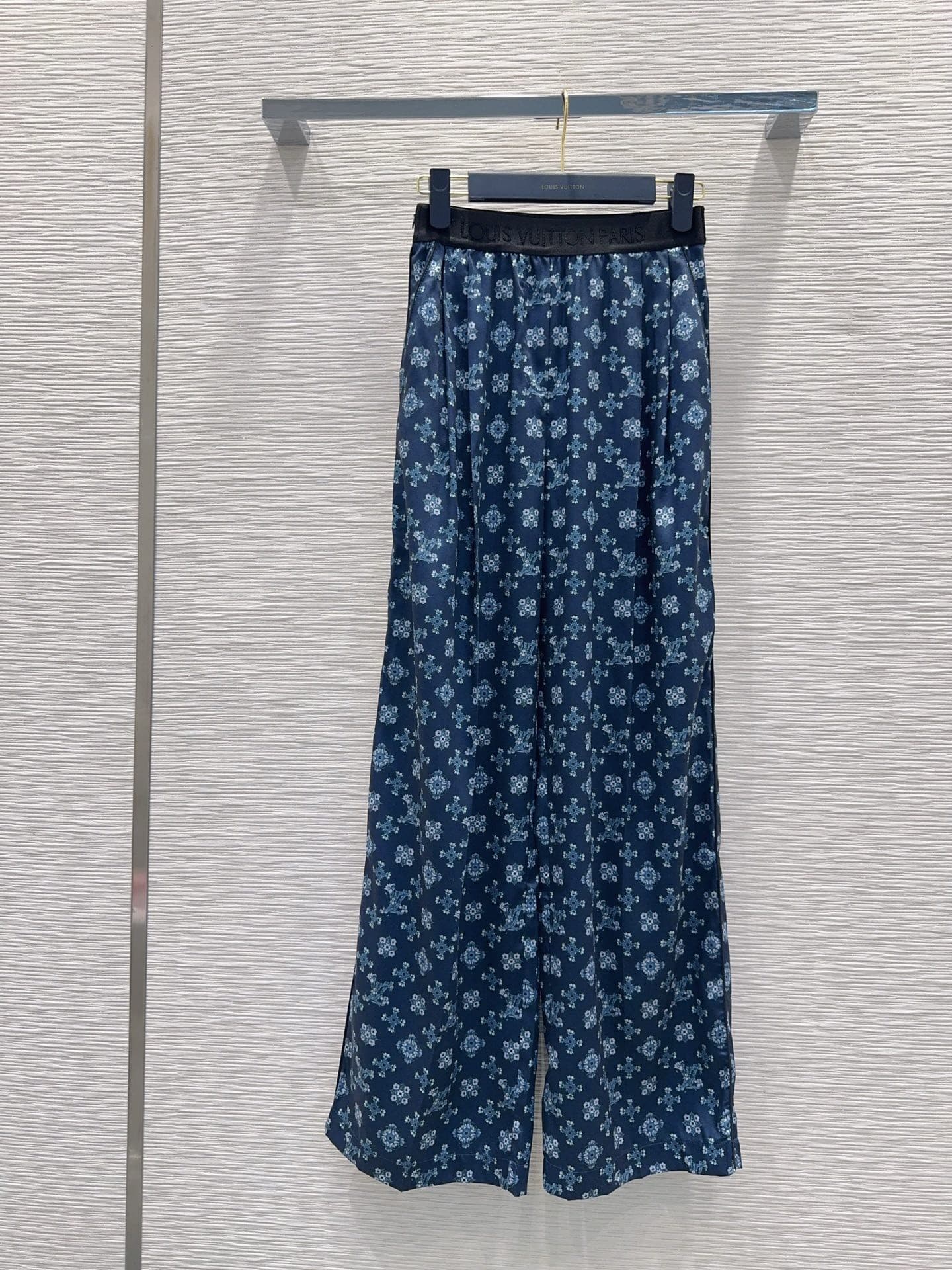 L X V Trousers(Women's style)