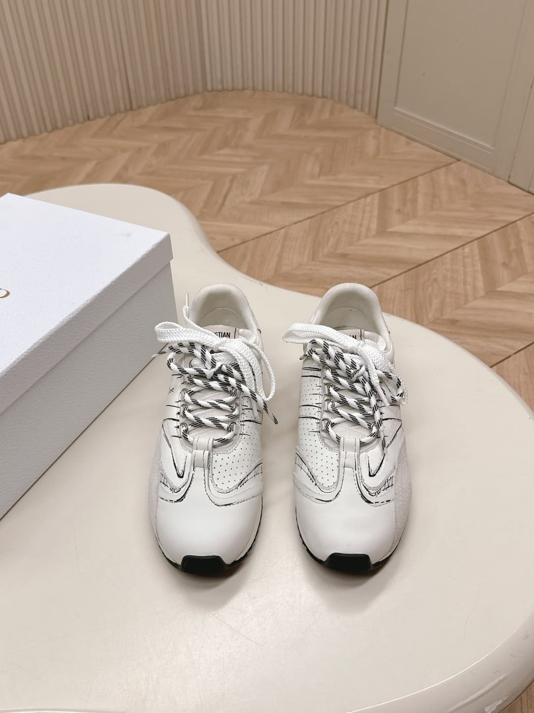DR Sketch Sneaker