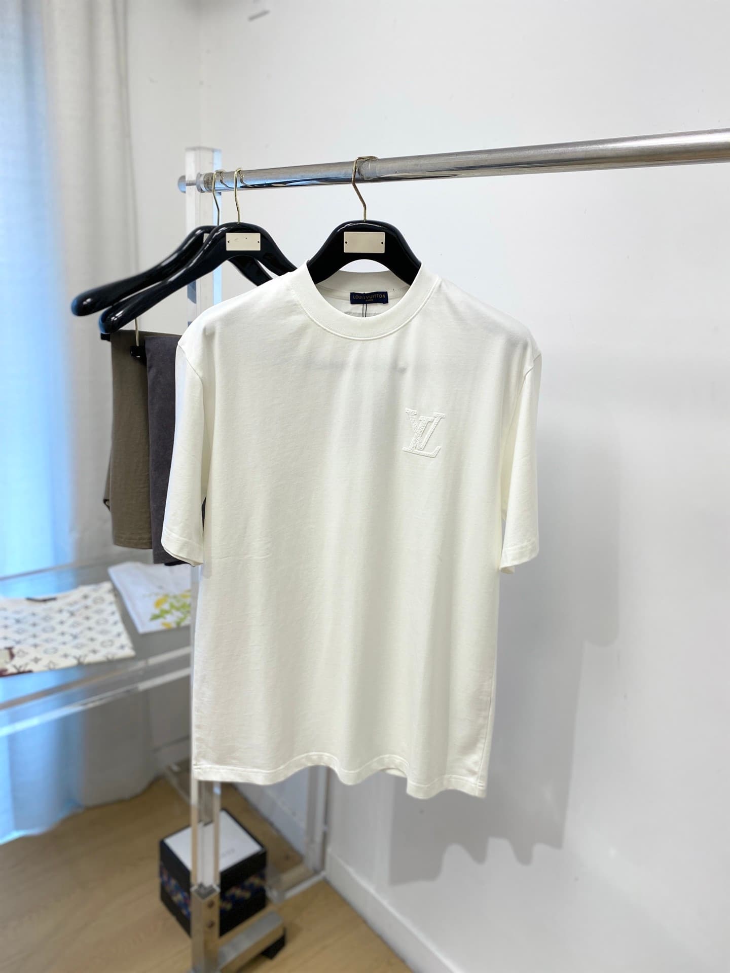 L X V T-shirt