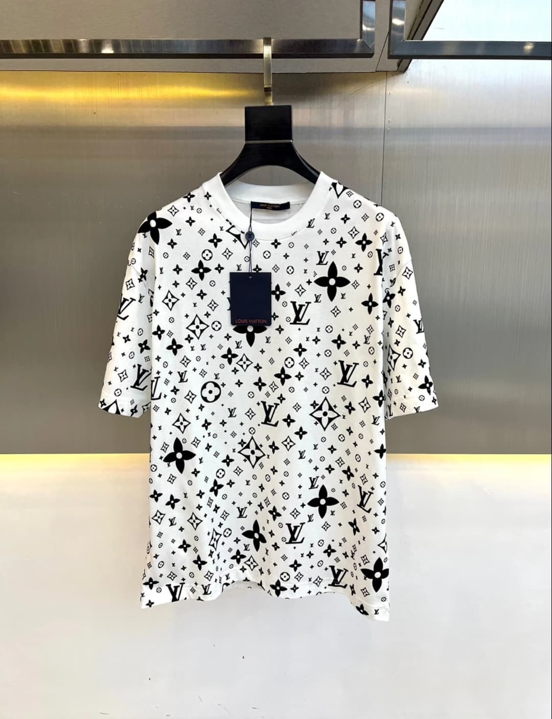 L X V T-shirt