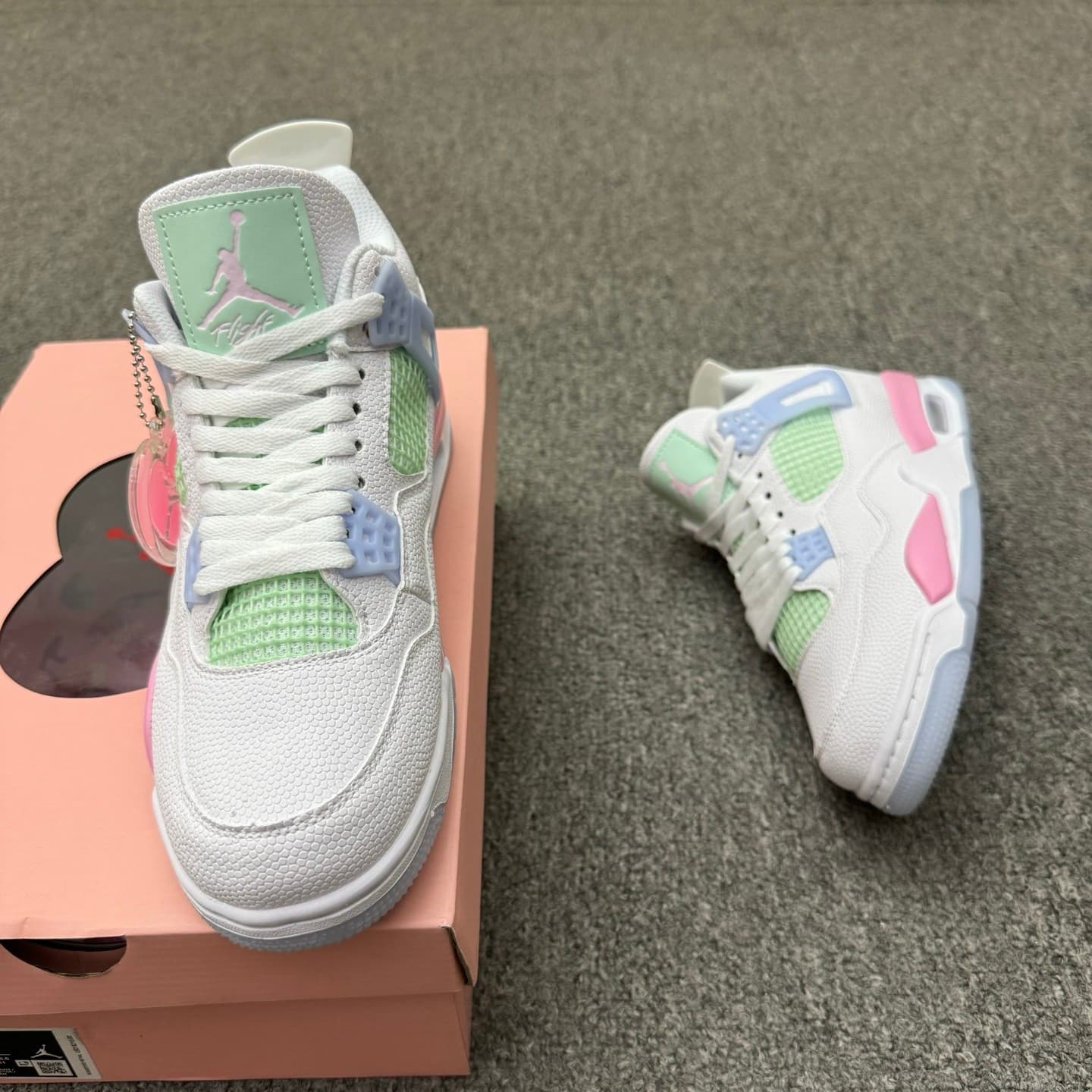 JRD 4 Retro "Valentines Day" IB7069-100