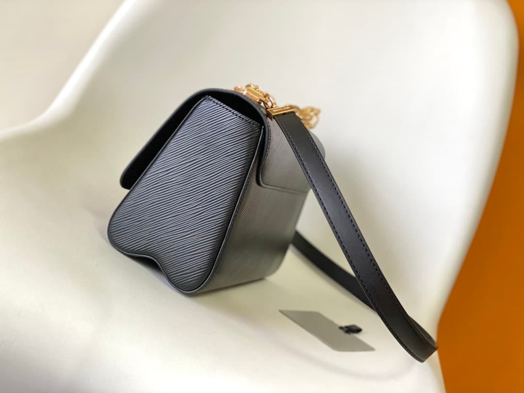 L X V Twist bags23x17x9.5cm