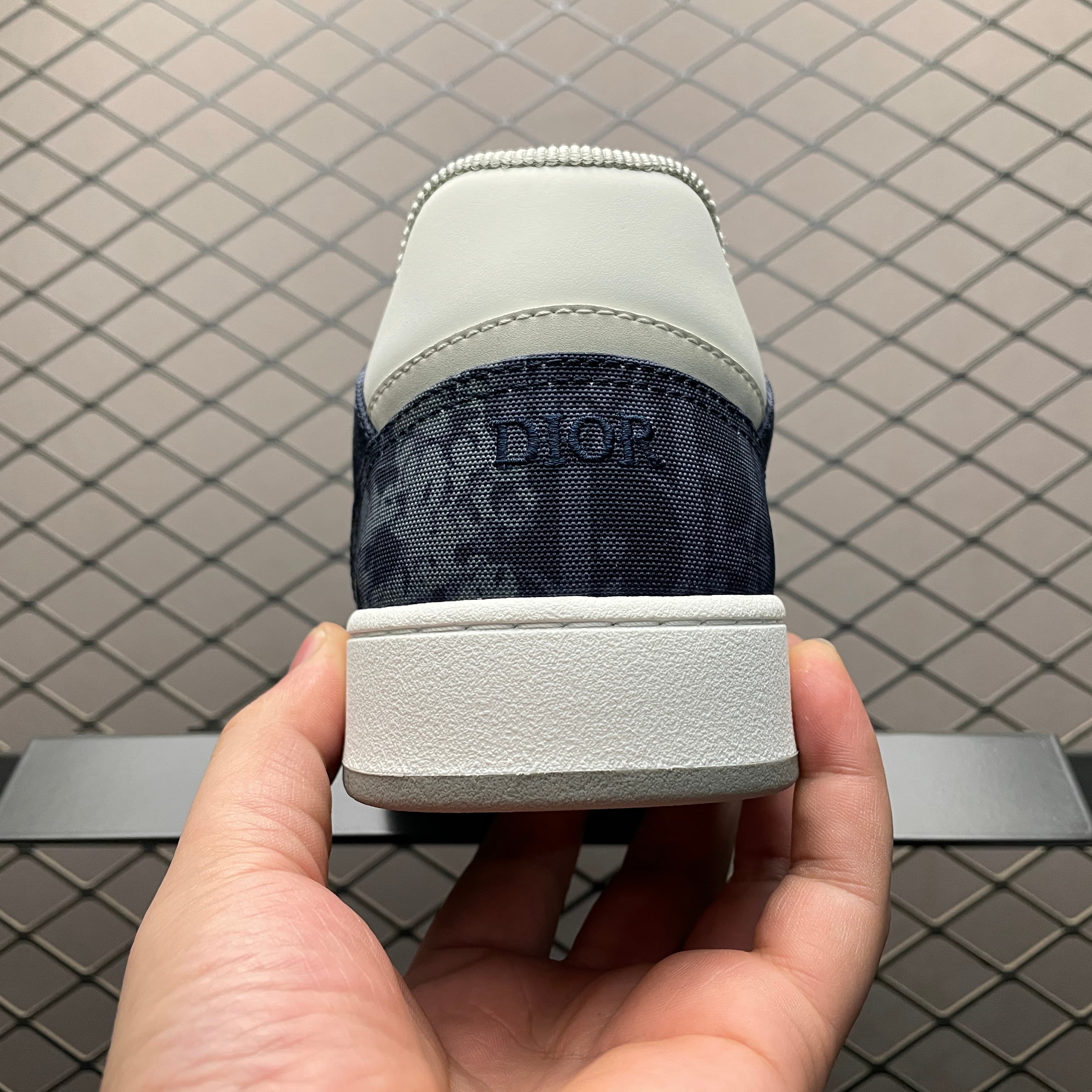 DR B27 Oblique Sneakers