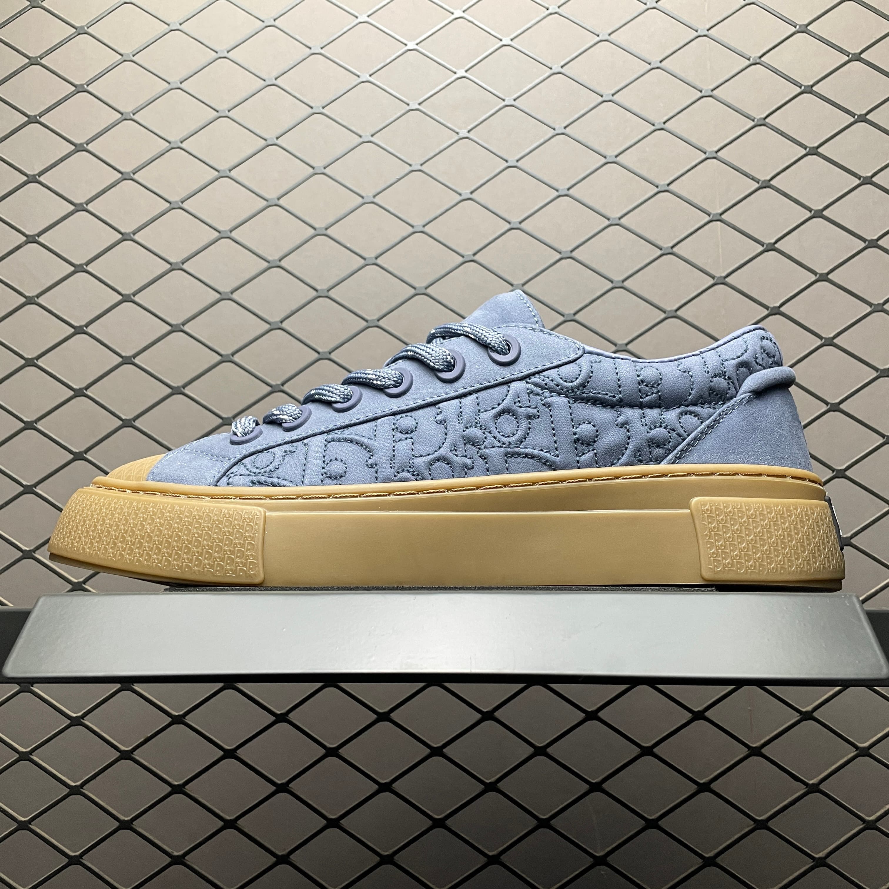 DR B33 Sneaker