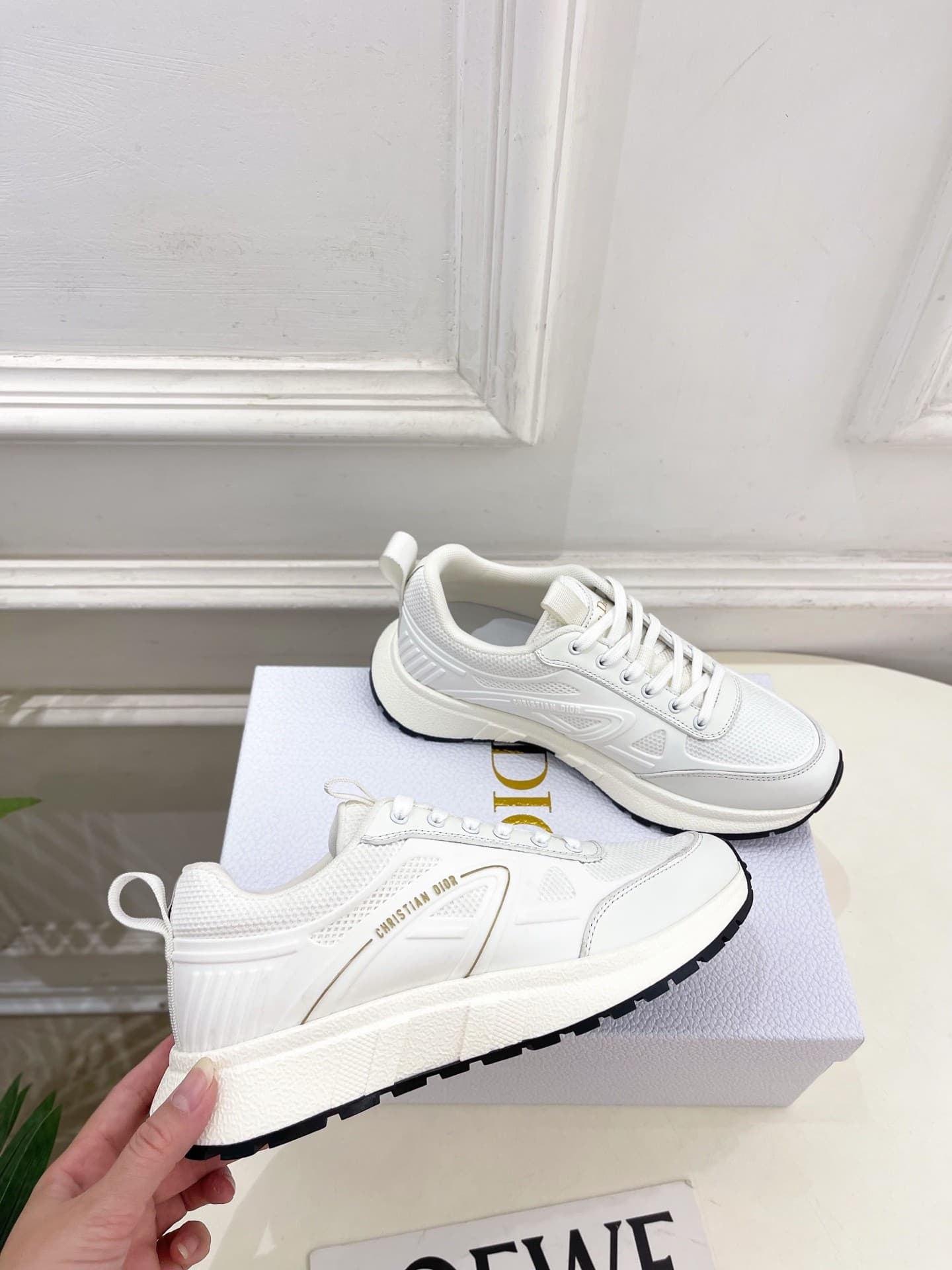 DR sneaker