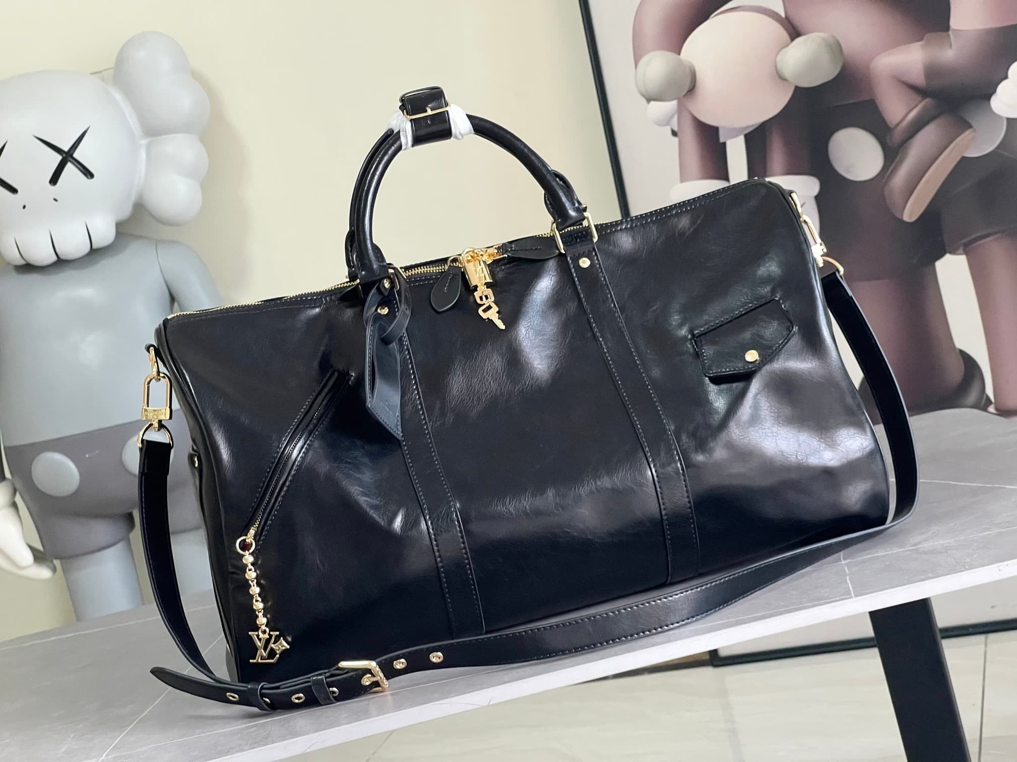 L X V Travelling bag M15300 50x21x28cm
