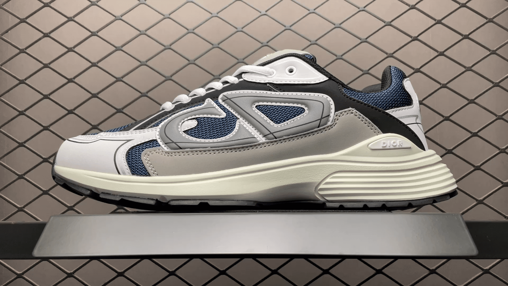 DR b30 sneaker