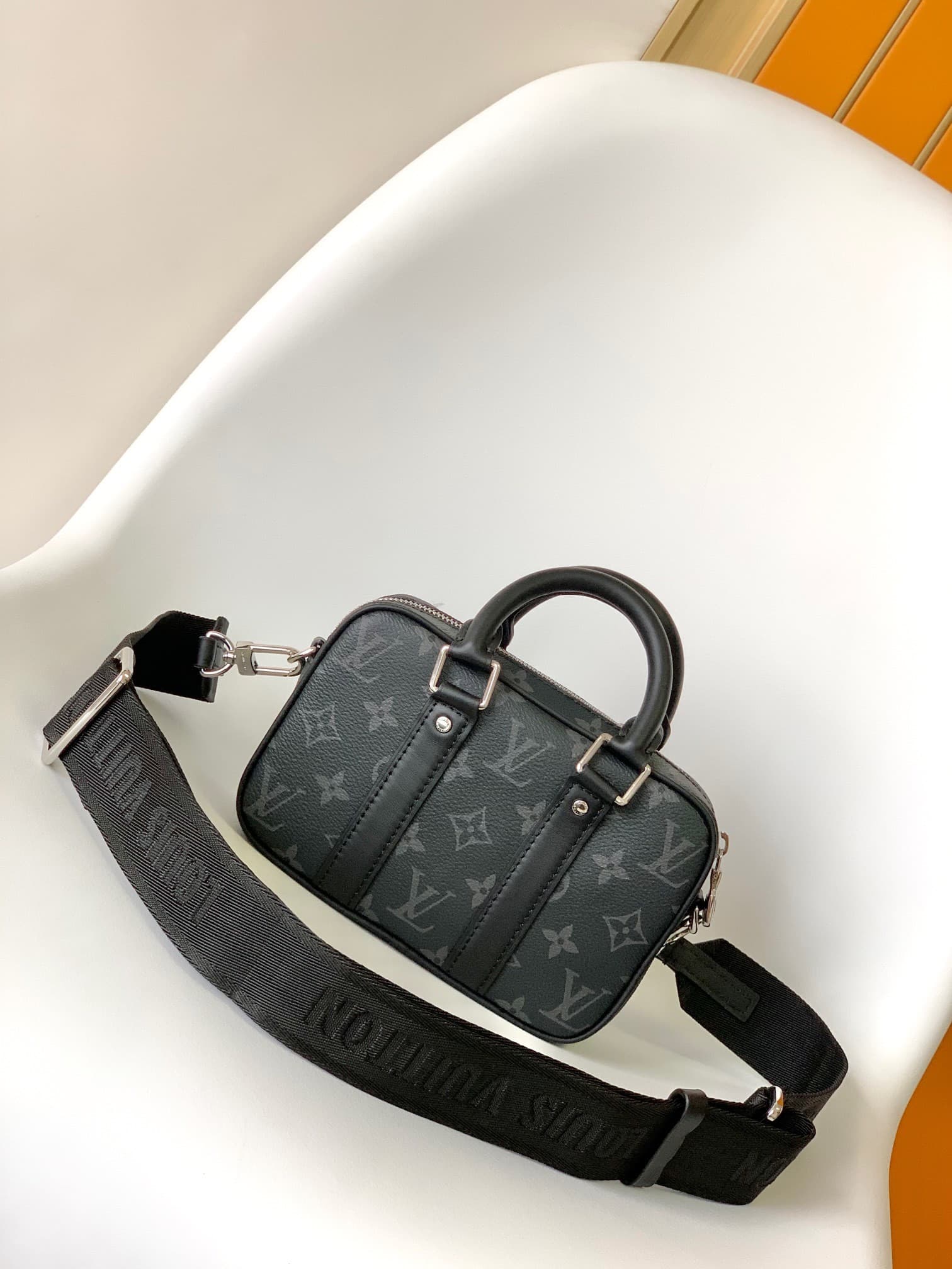 L X V Nano Porte Documents Voyage M82770 Size:20x13x5.5cm