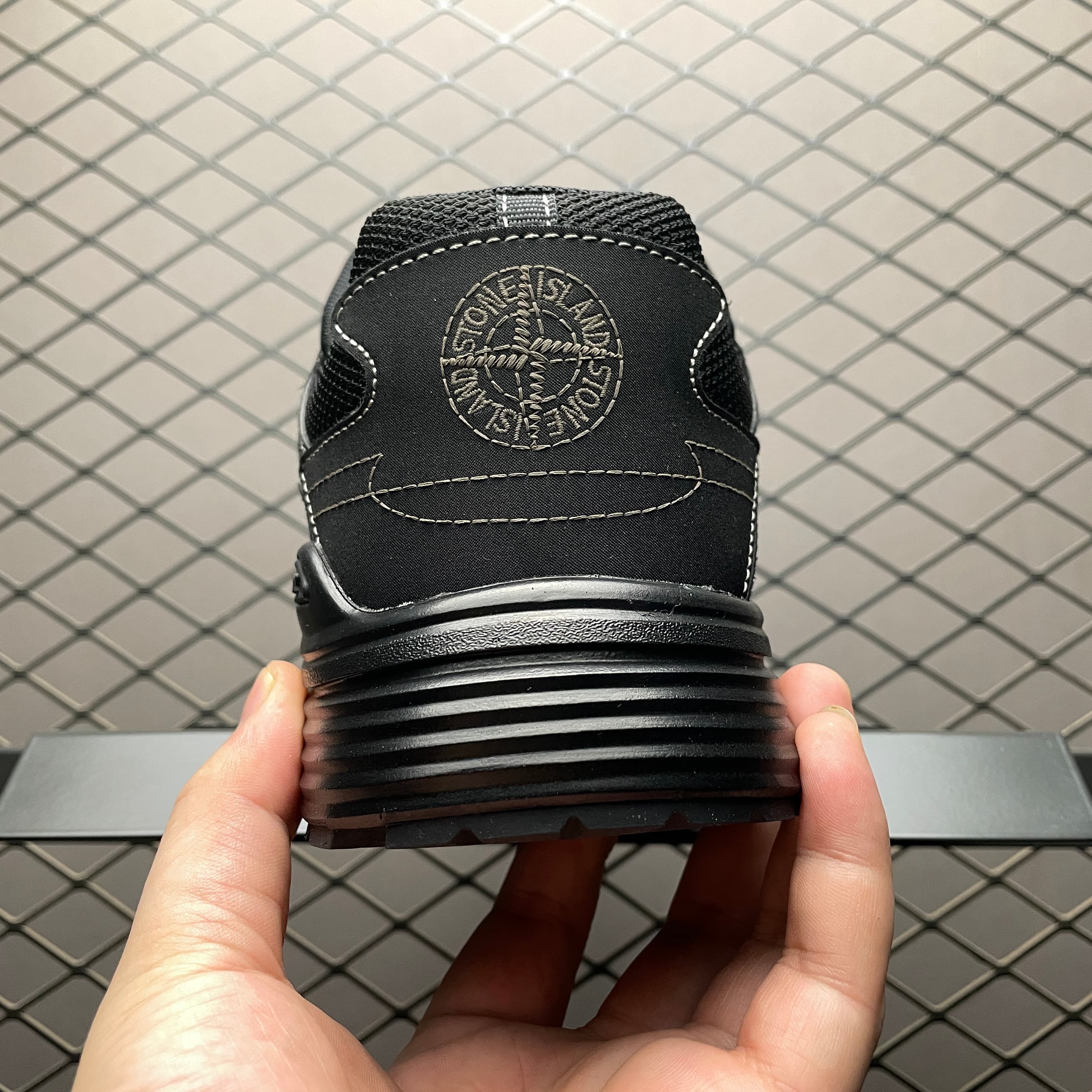 DR b30 sneaker