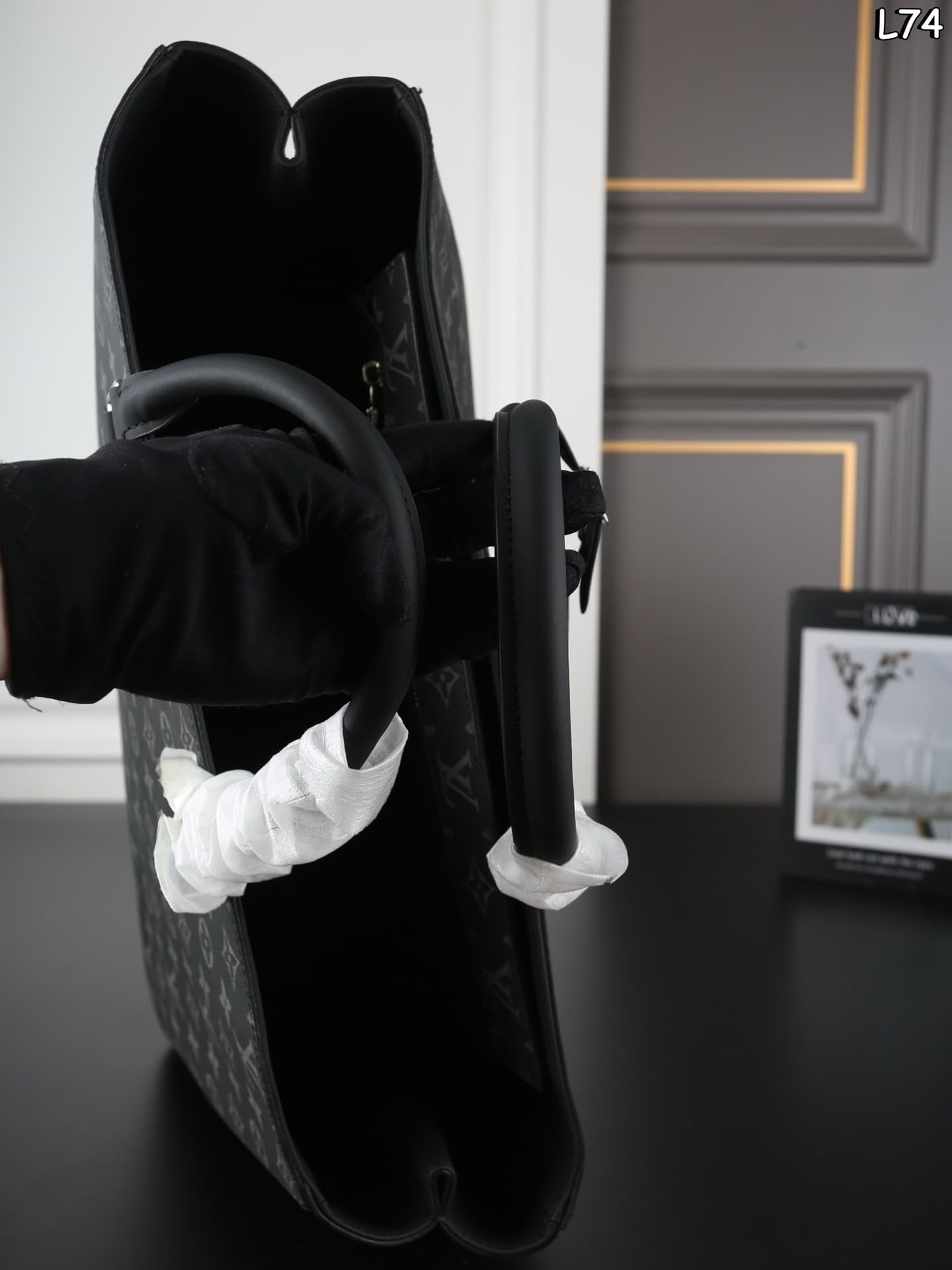 L X V Briefcase Size: 42x33cm