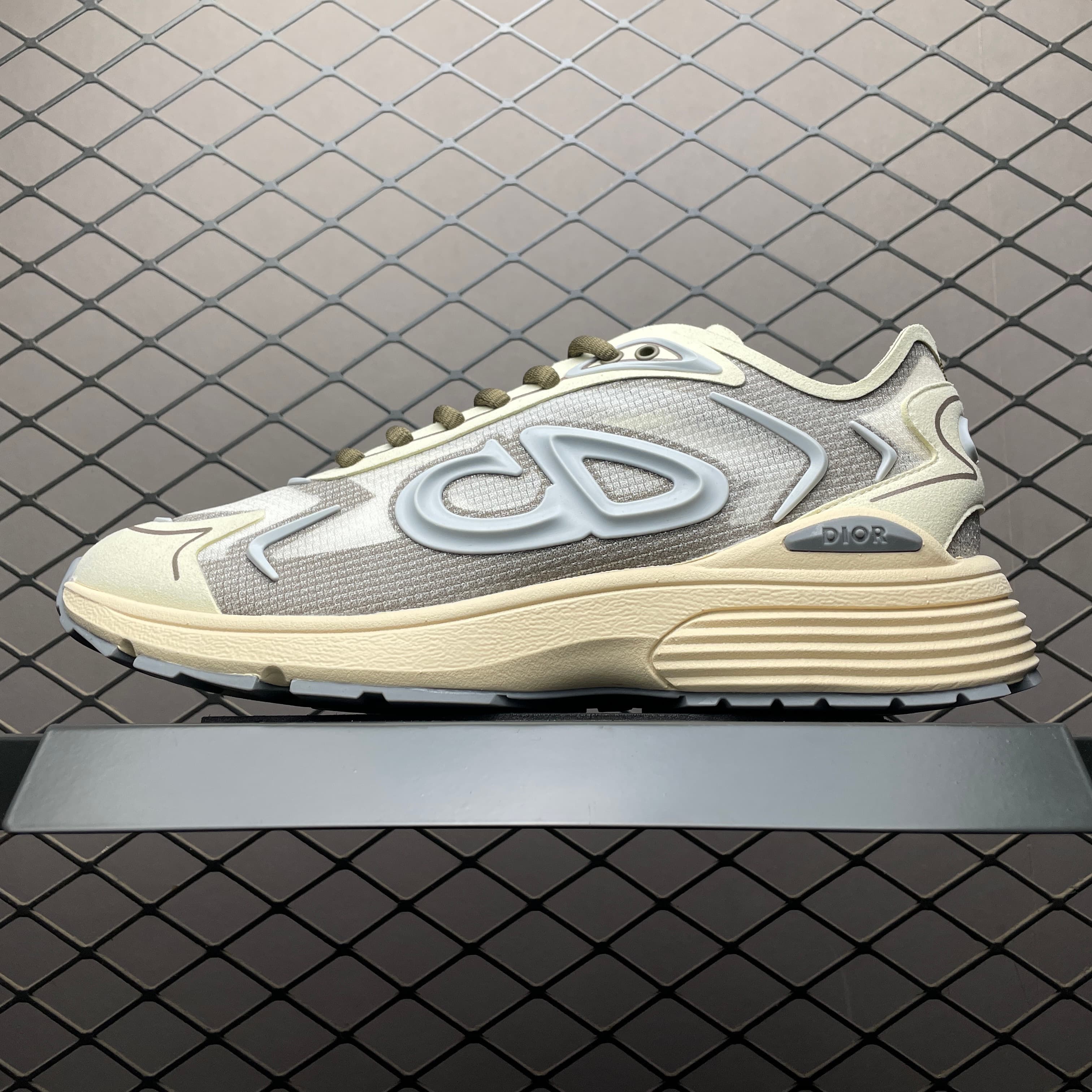 DR B30 Sneakers