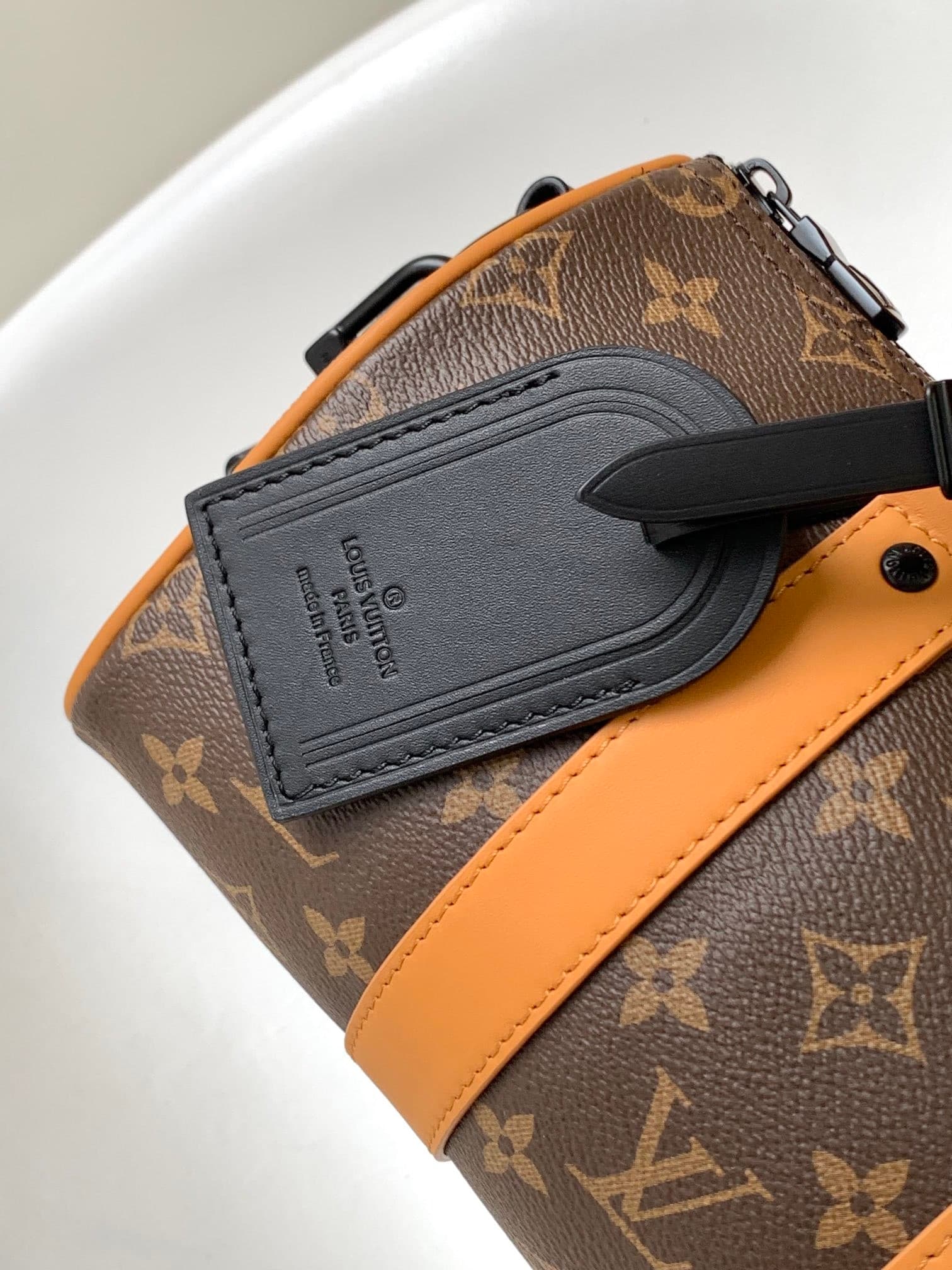 L X V Keepall Bandoulière 25 M46687 Size:25x15x11cm