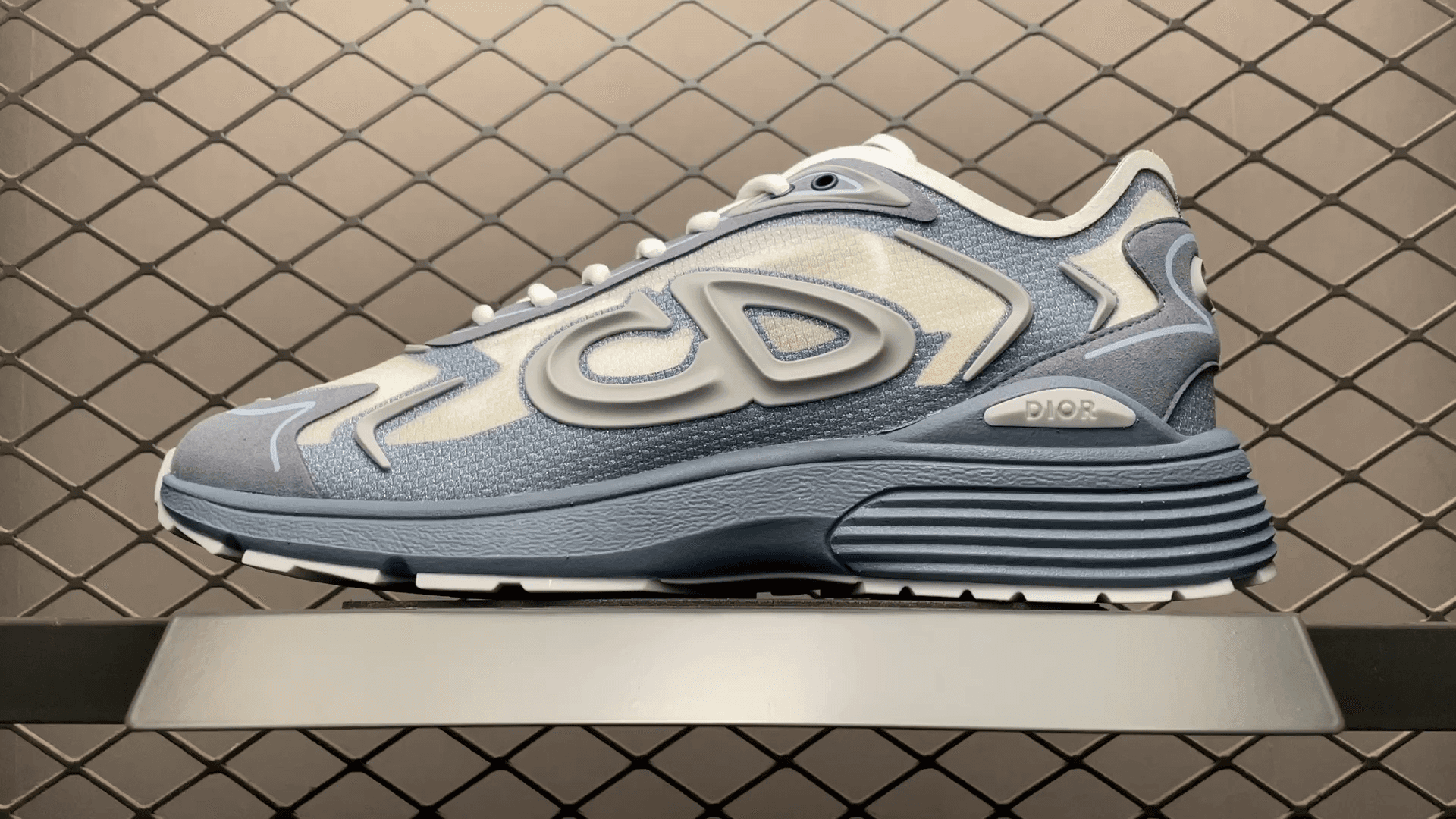 DR B30 Sneakers
