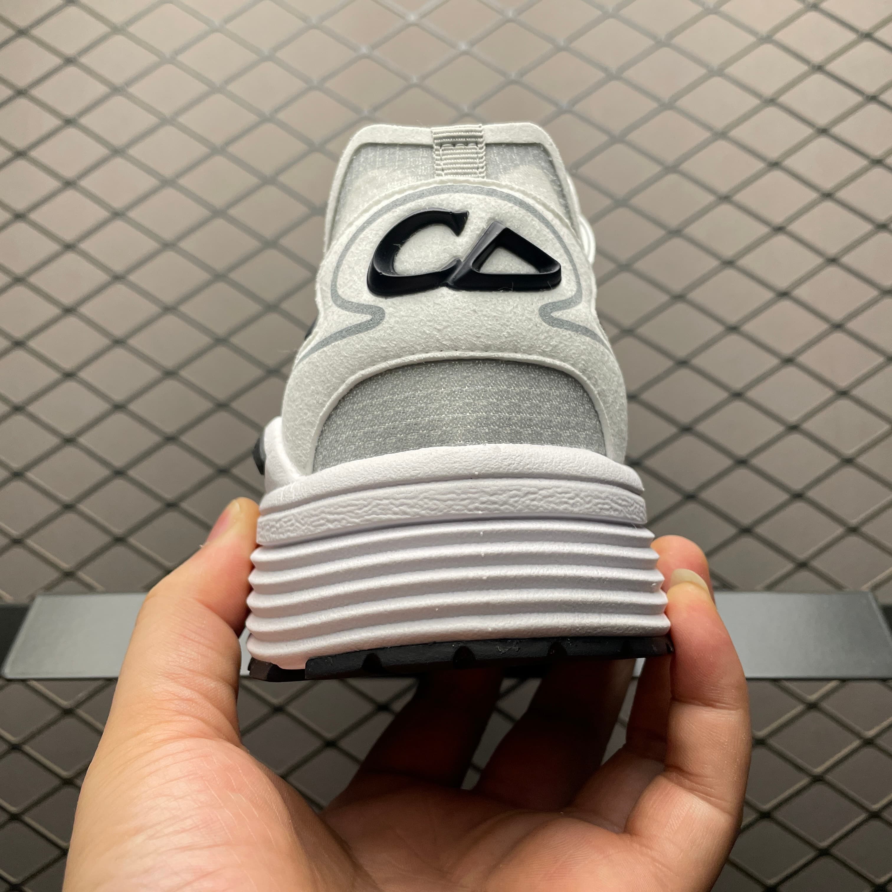 DR B30 Sneakers