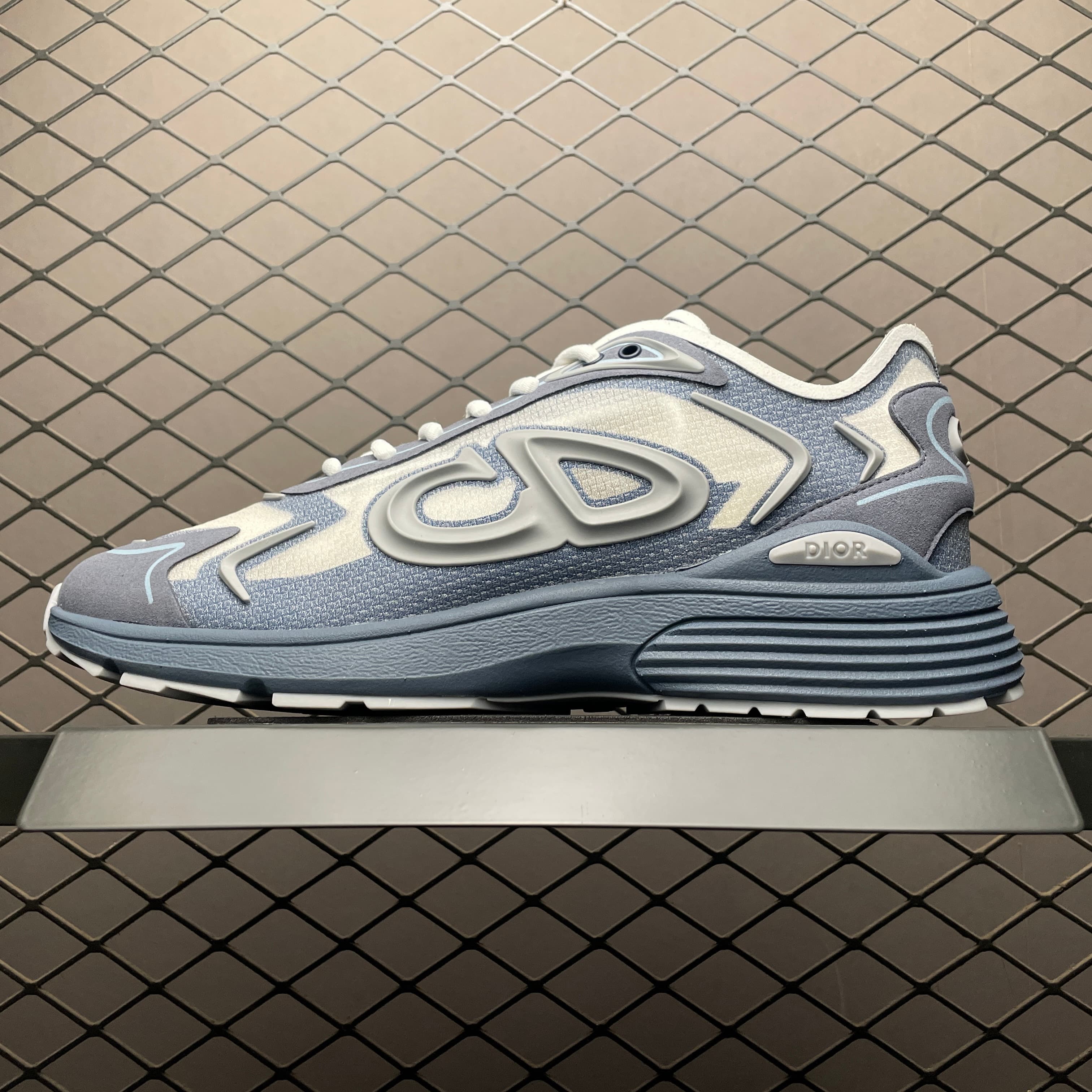 DR B30 Sneakers