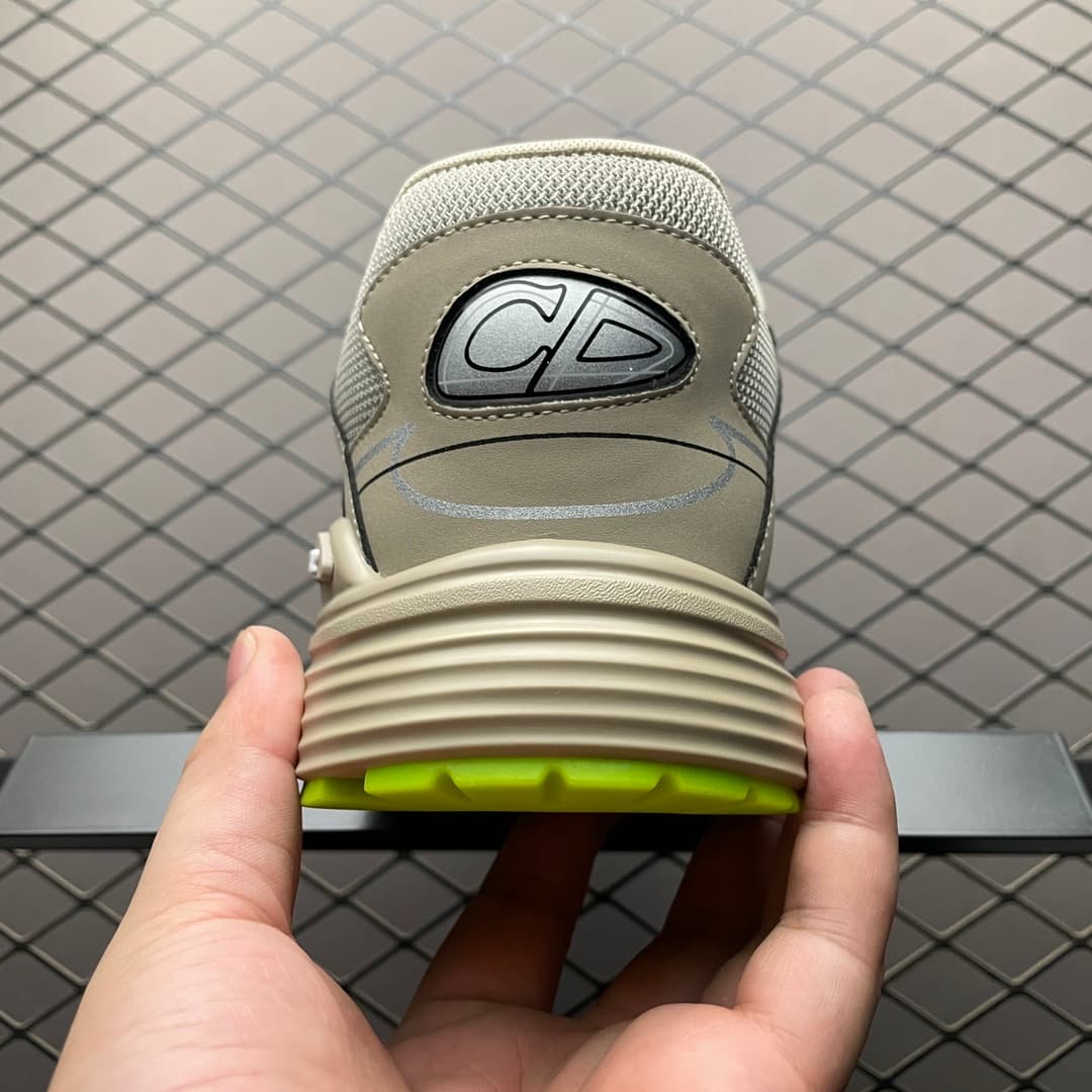 DR B30 Sneakers