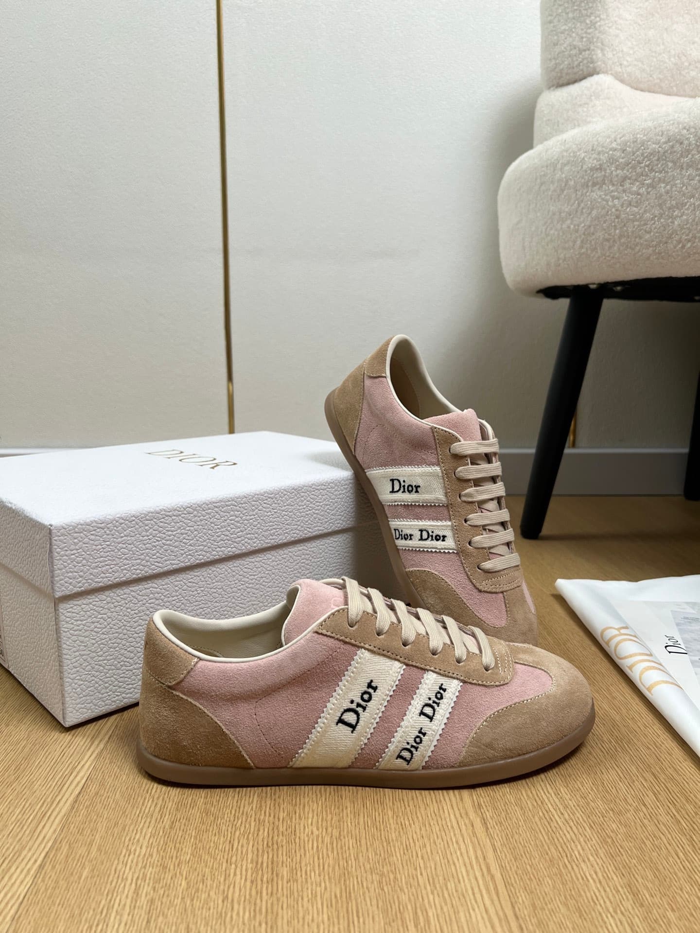 DR Ribbon Sneaker