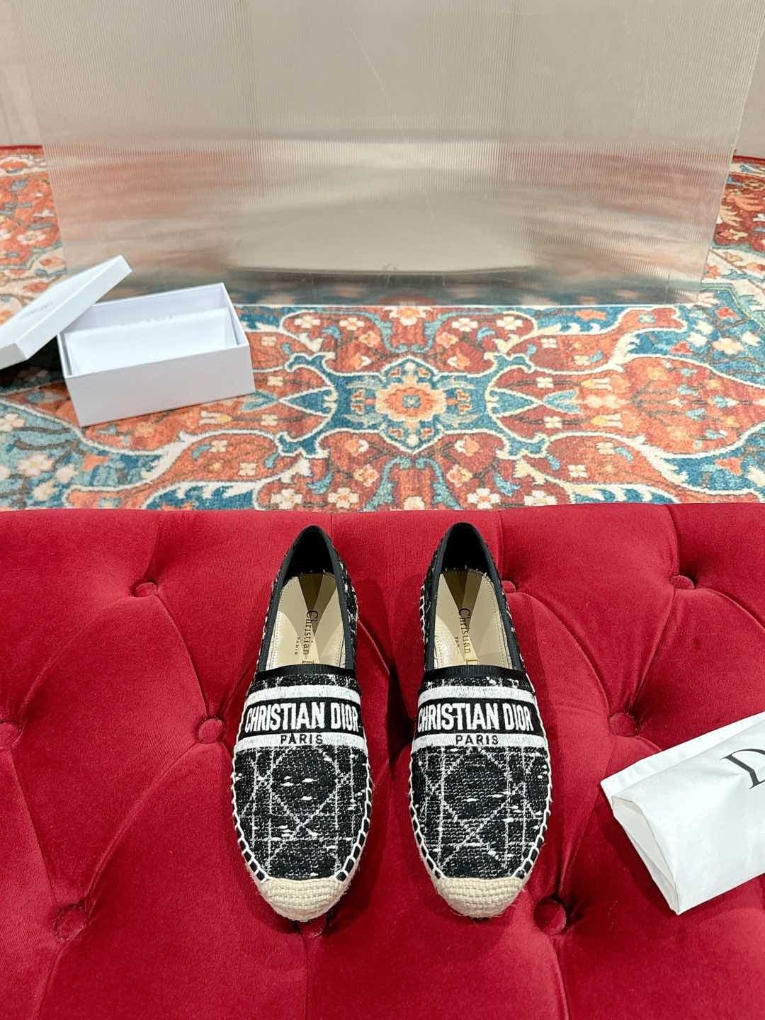 DR Fisherman's shoes
