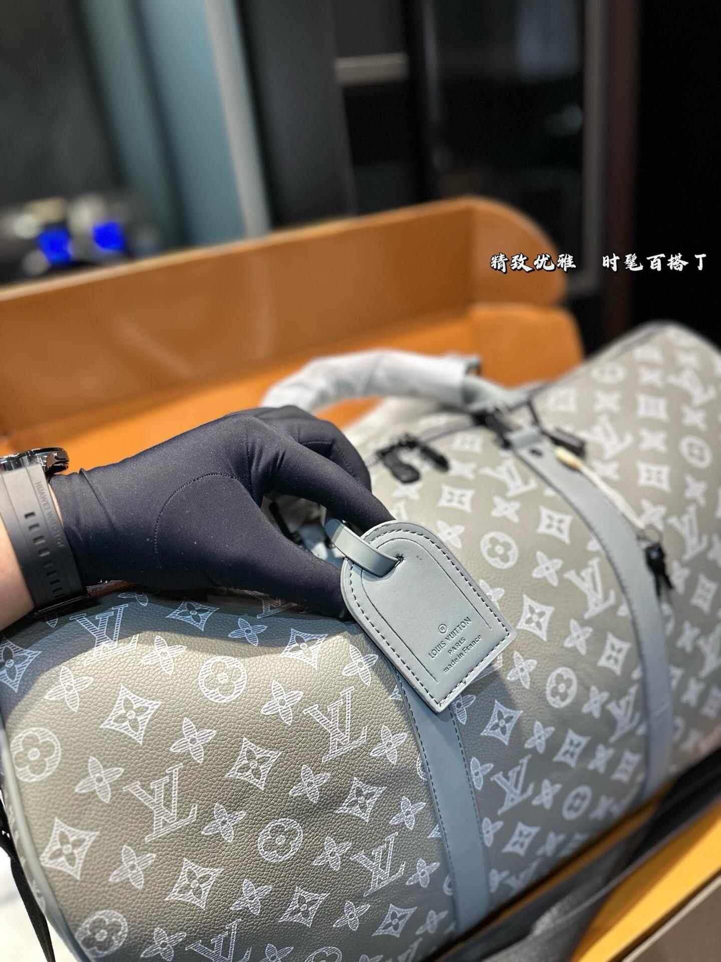 L X V Keepall Bandouliere Size:50*23*29CM