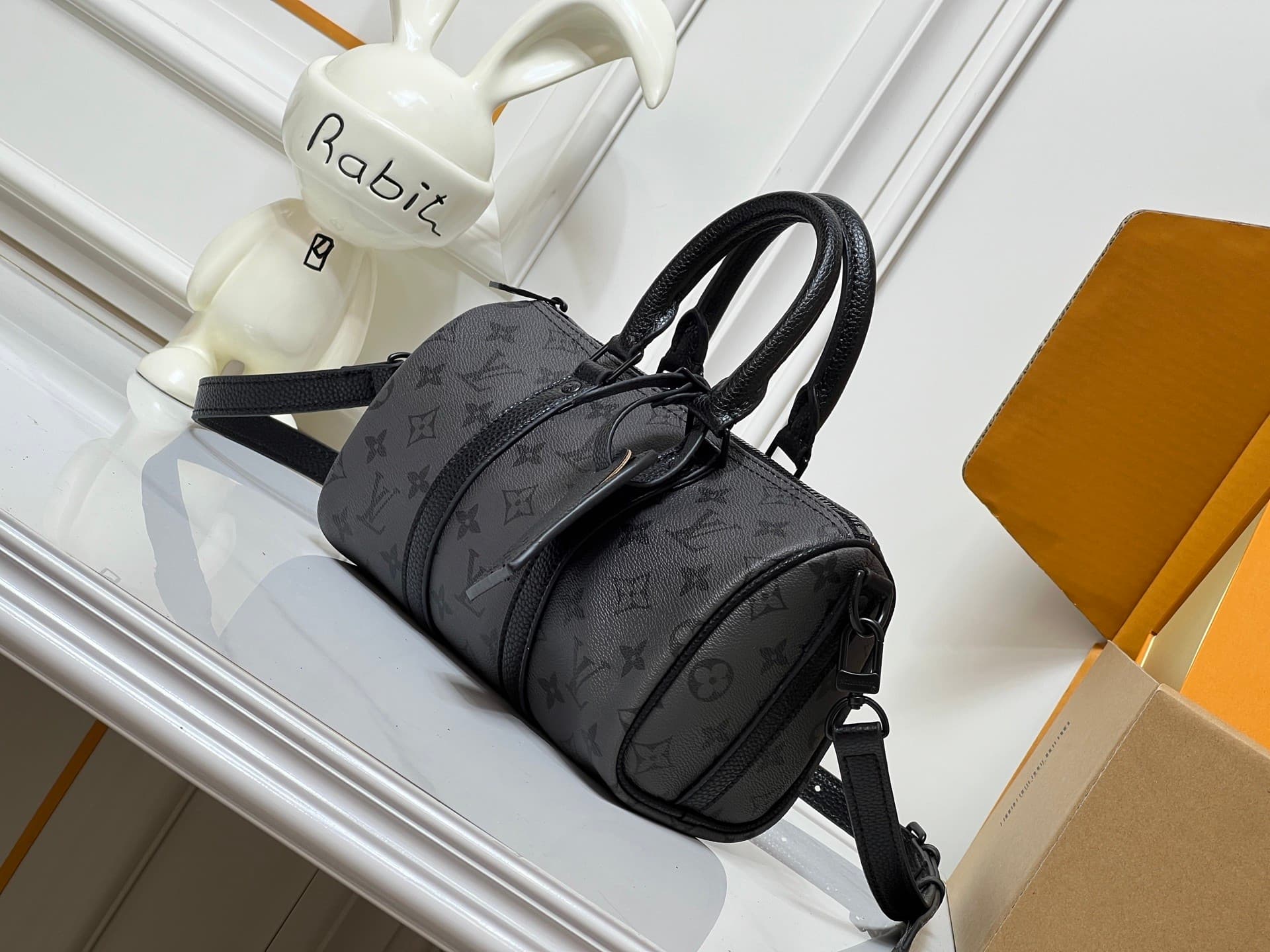 L X V Keepall Bandoulière 25 M28369 Size:25x15x11cm
