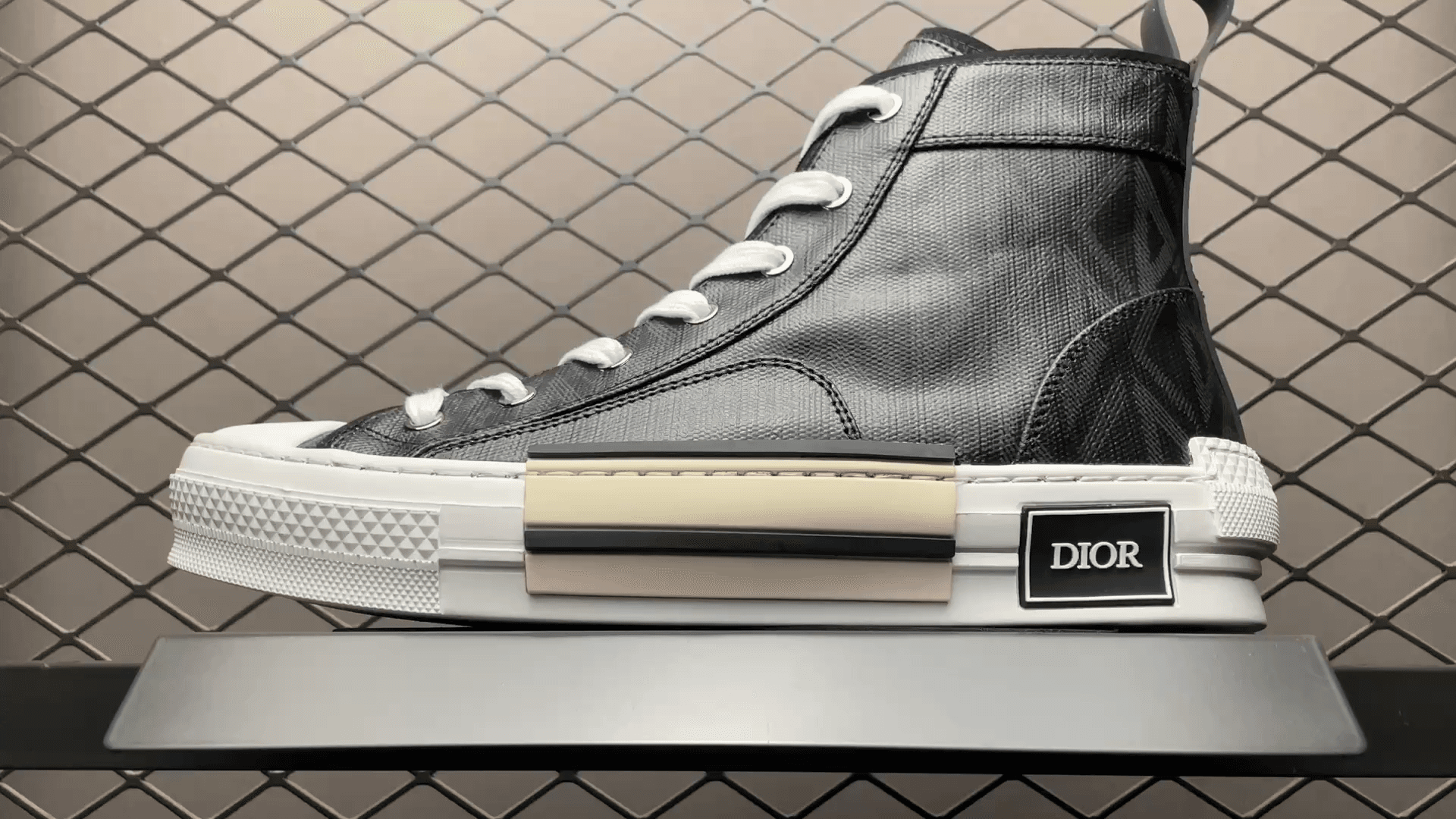 DR B23 Sneaker