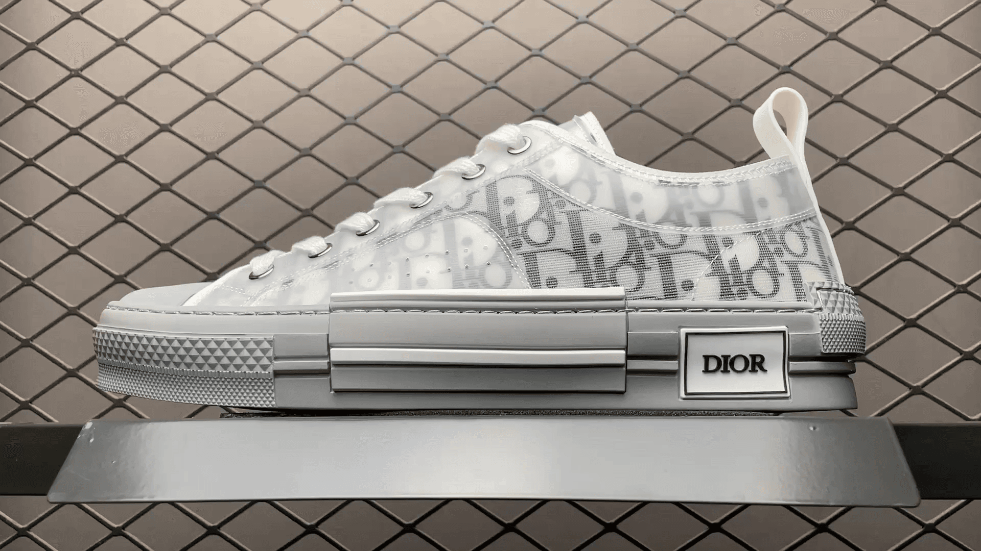 DR B23 LOW TOP OBLIQUE