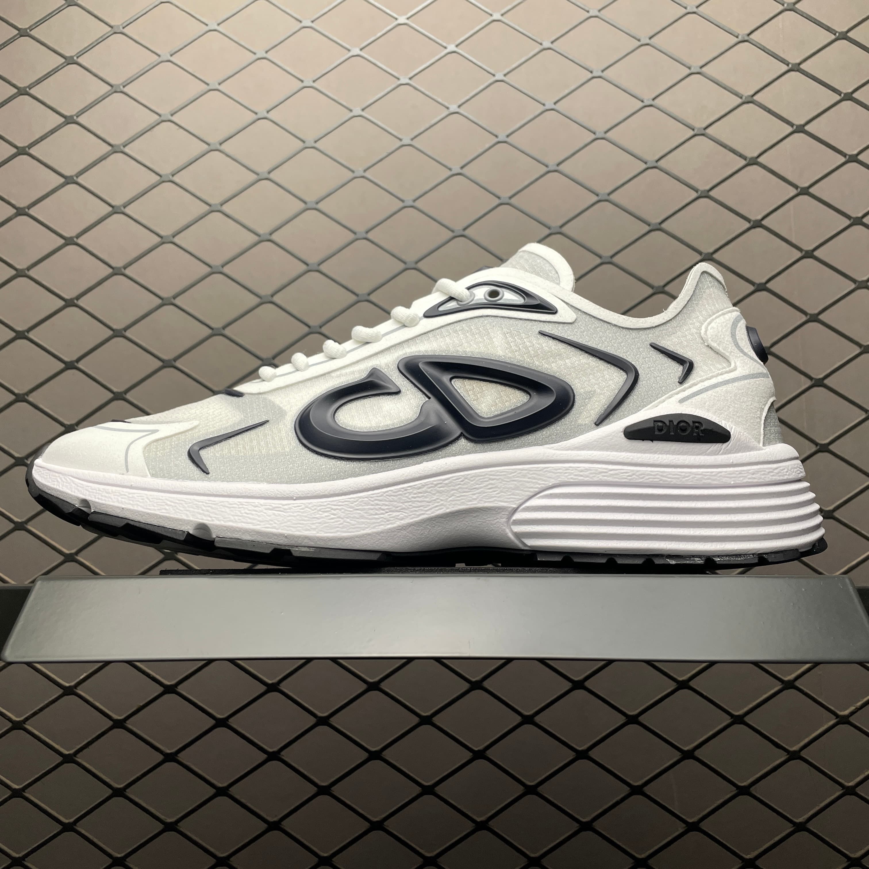 DR B30 Sneakers
