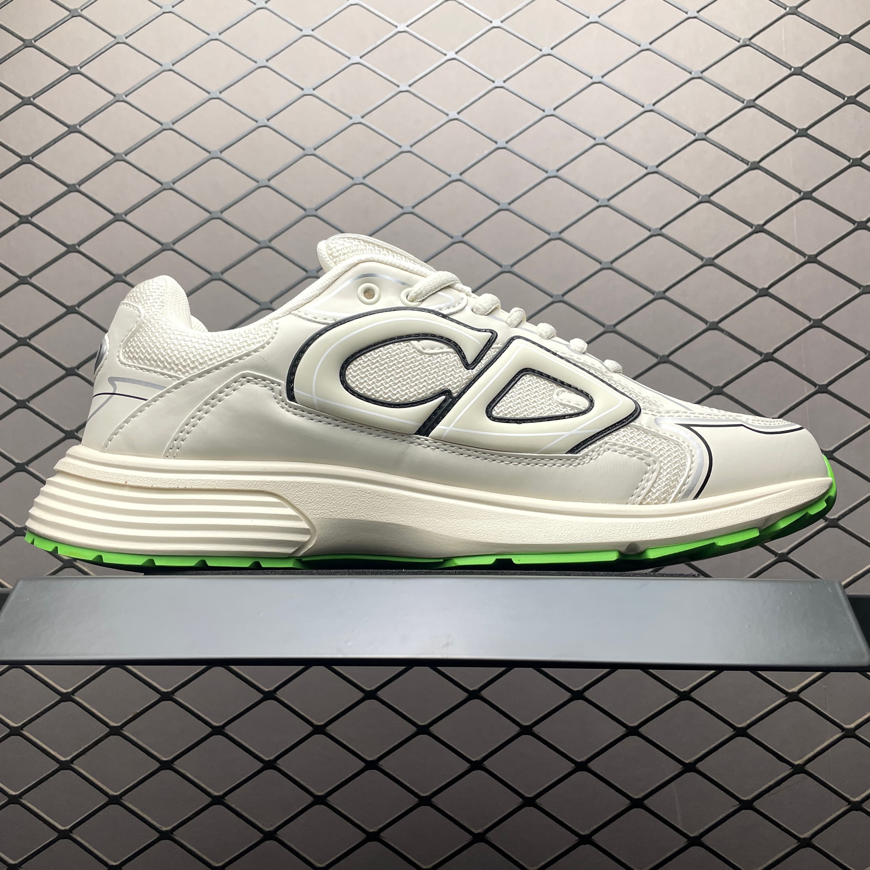 DR B30 Sneakers