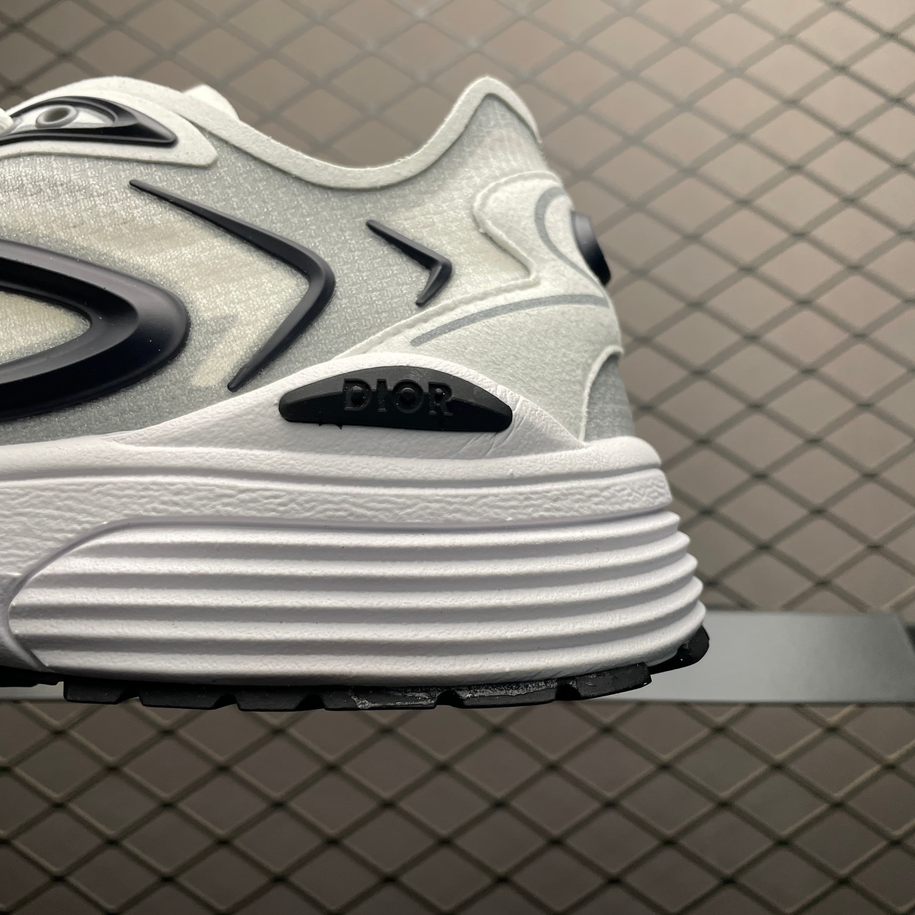 DR B30 Sneakers