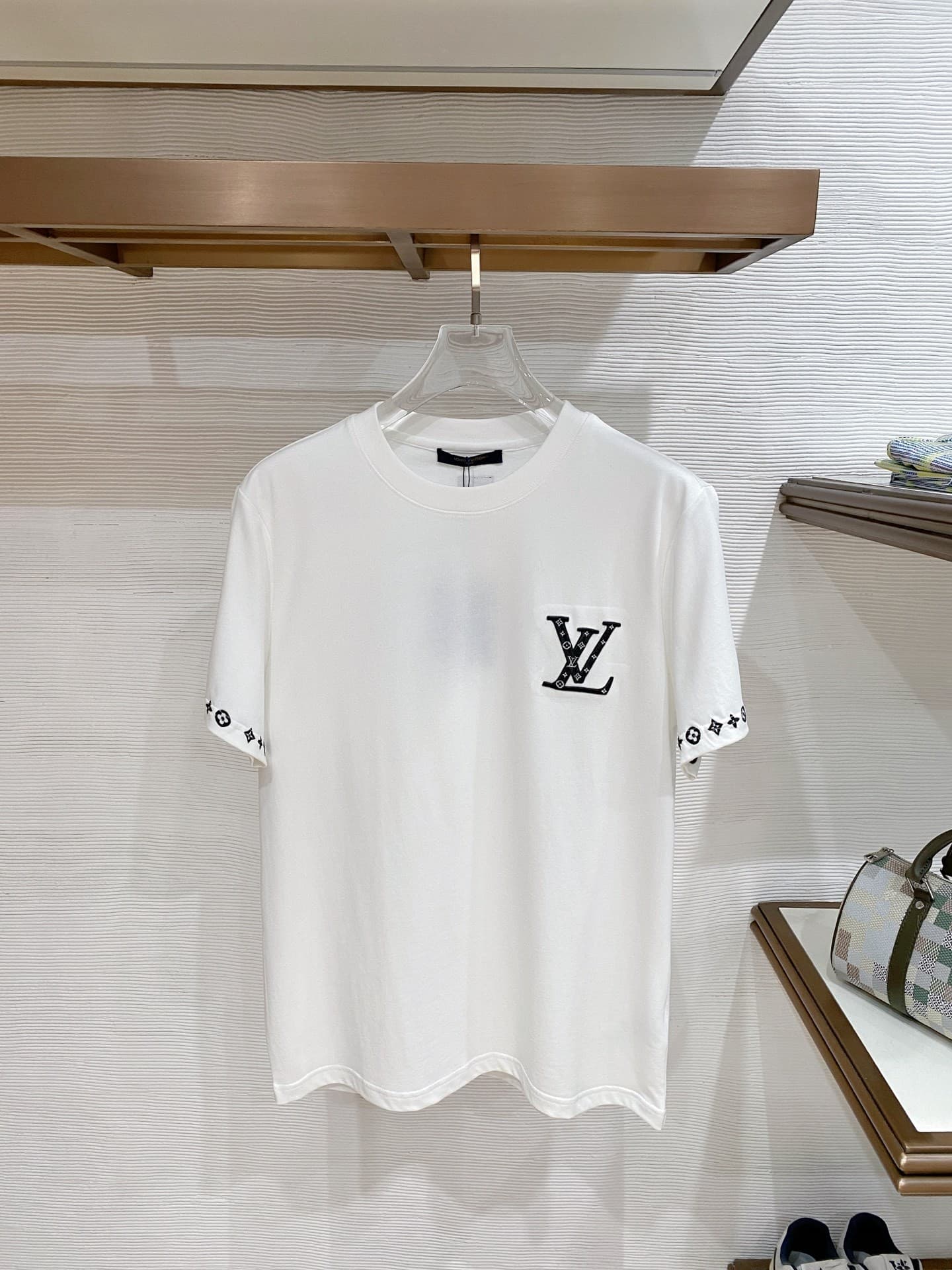 L X V T-Shirts