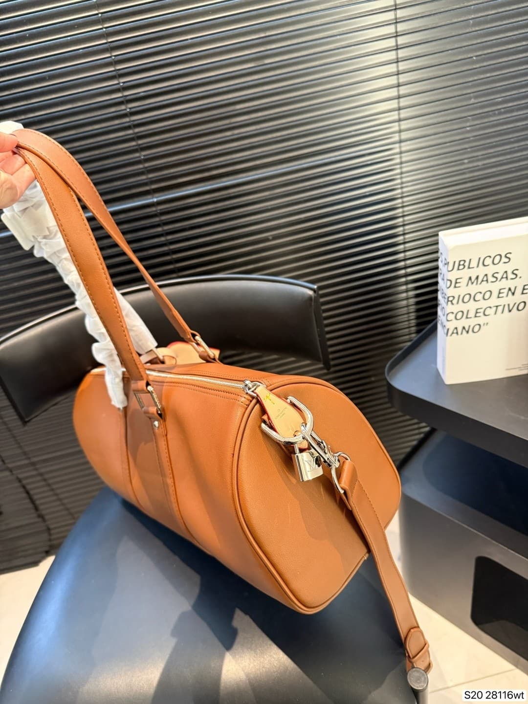 L X V Shoulder bag Size:43x18cm