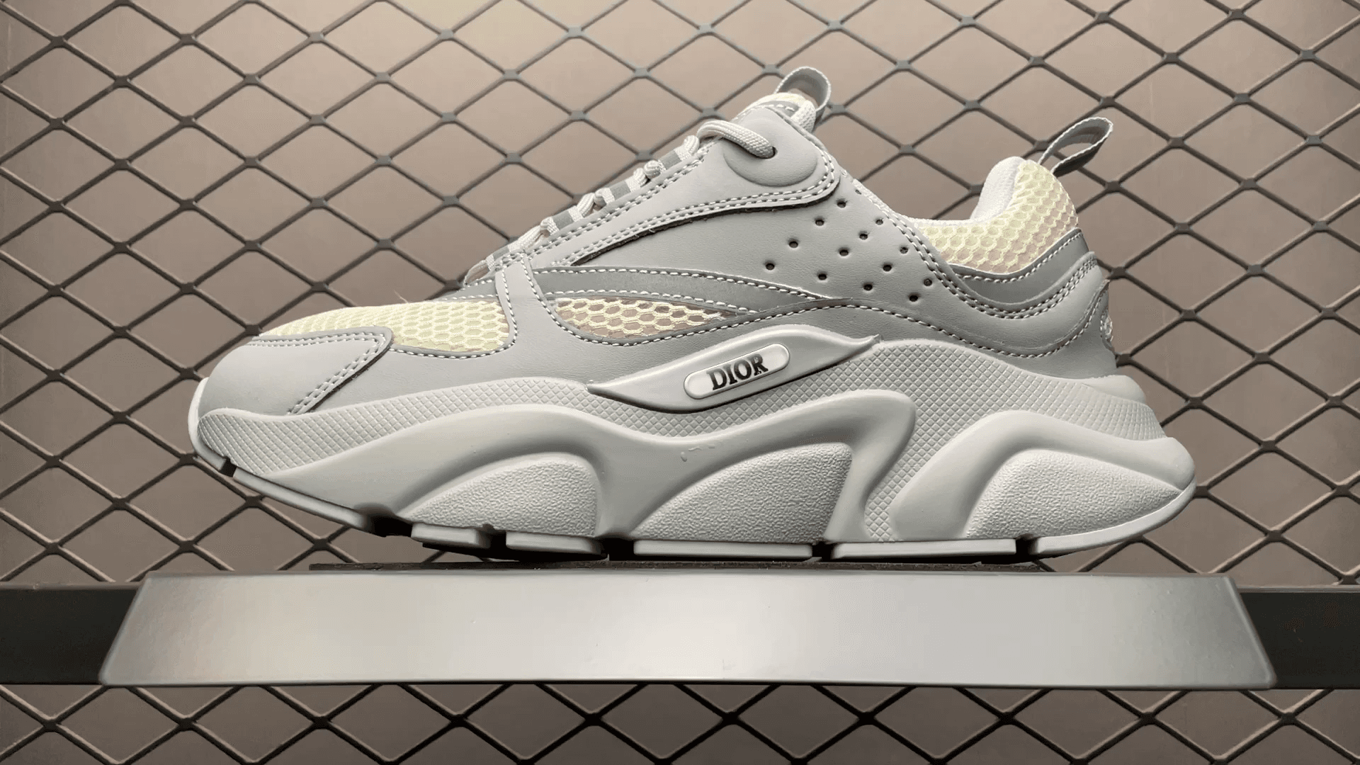 DR classic B22 Clunky Sneaker