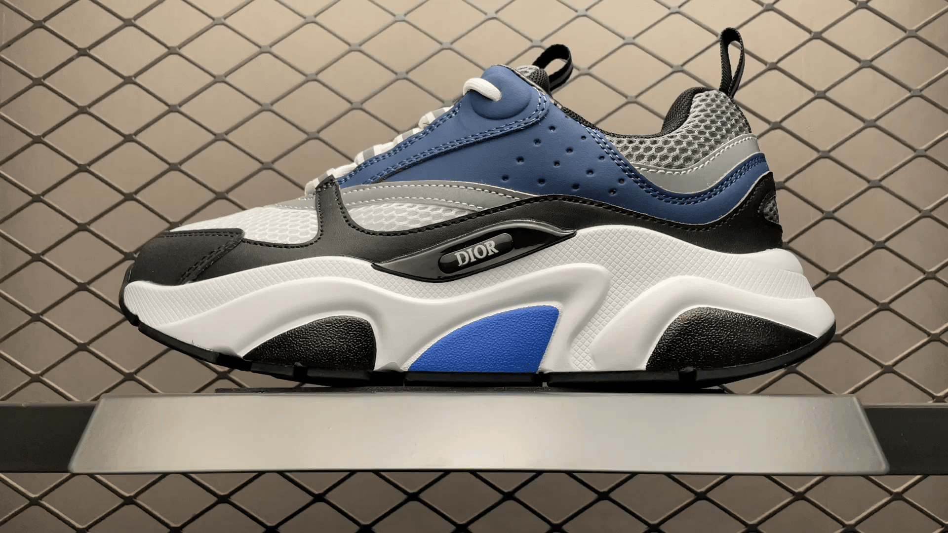 DR classic B22 Clunky Sneaker