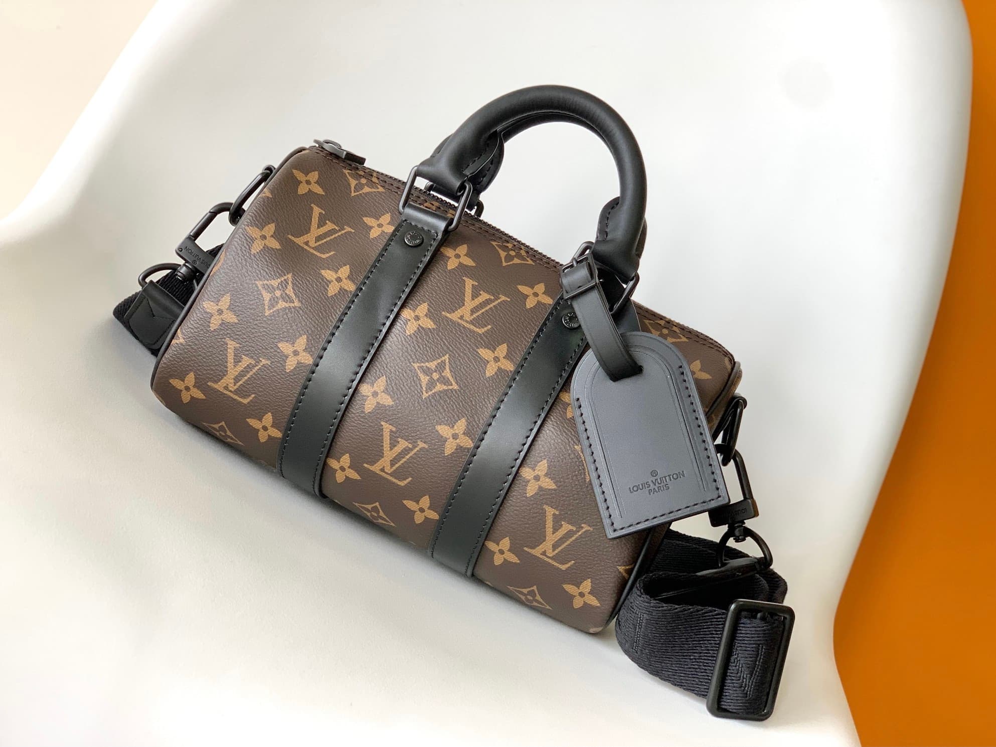 L X V Keepall Bandoulière 25 M46249 Size:25x15x11cm