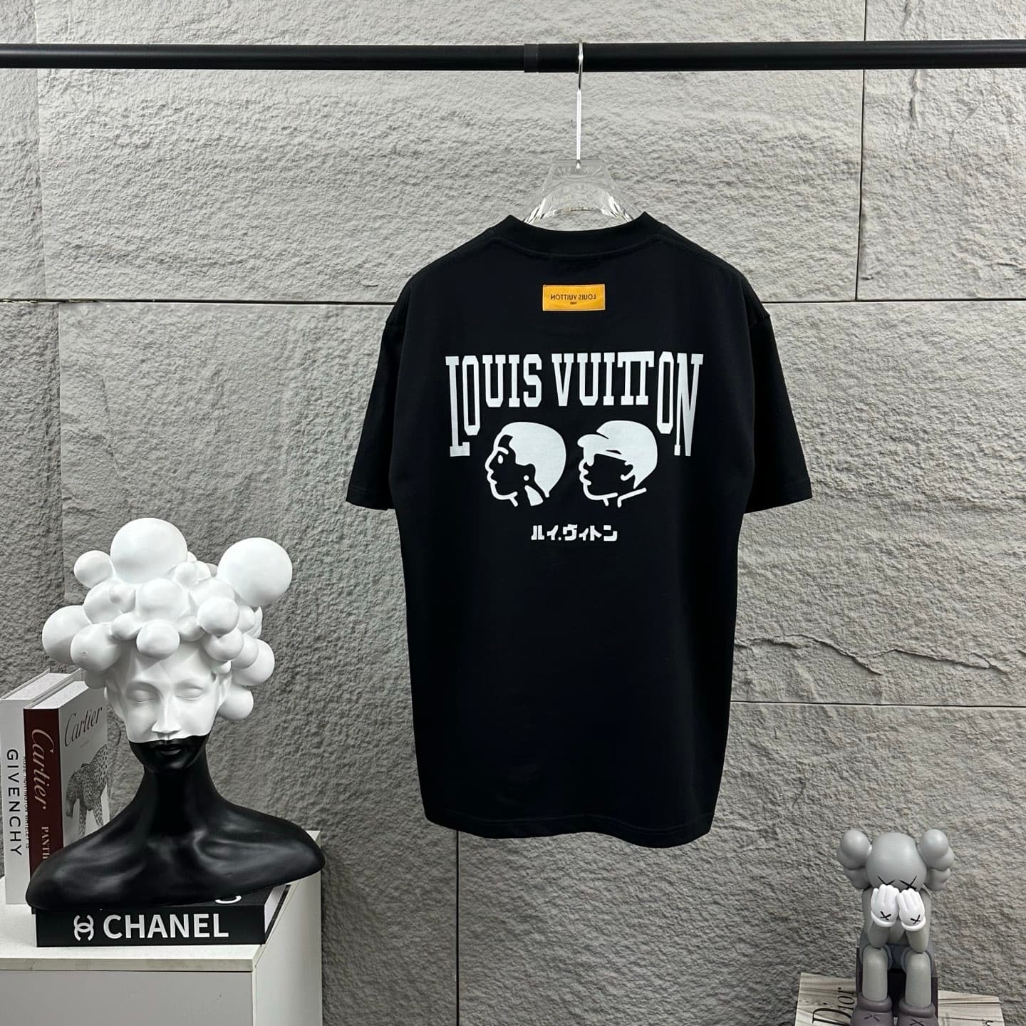 L X V T-shirt