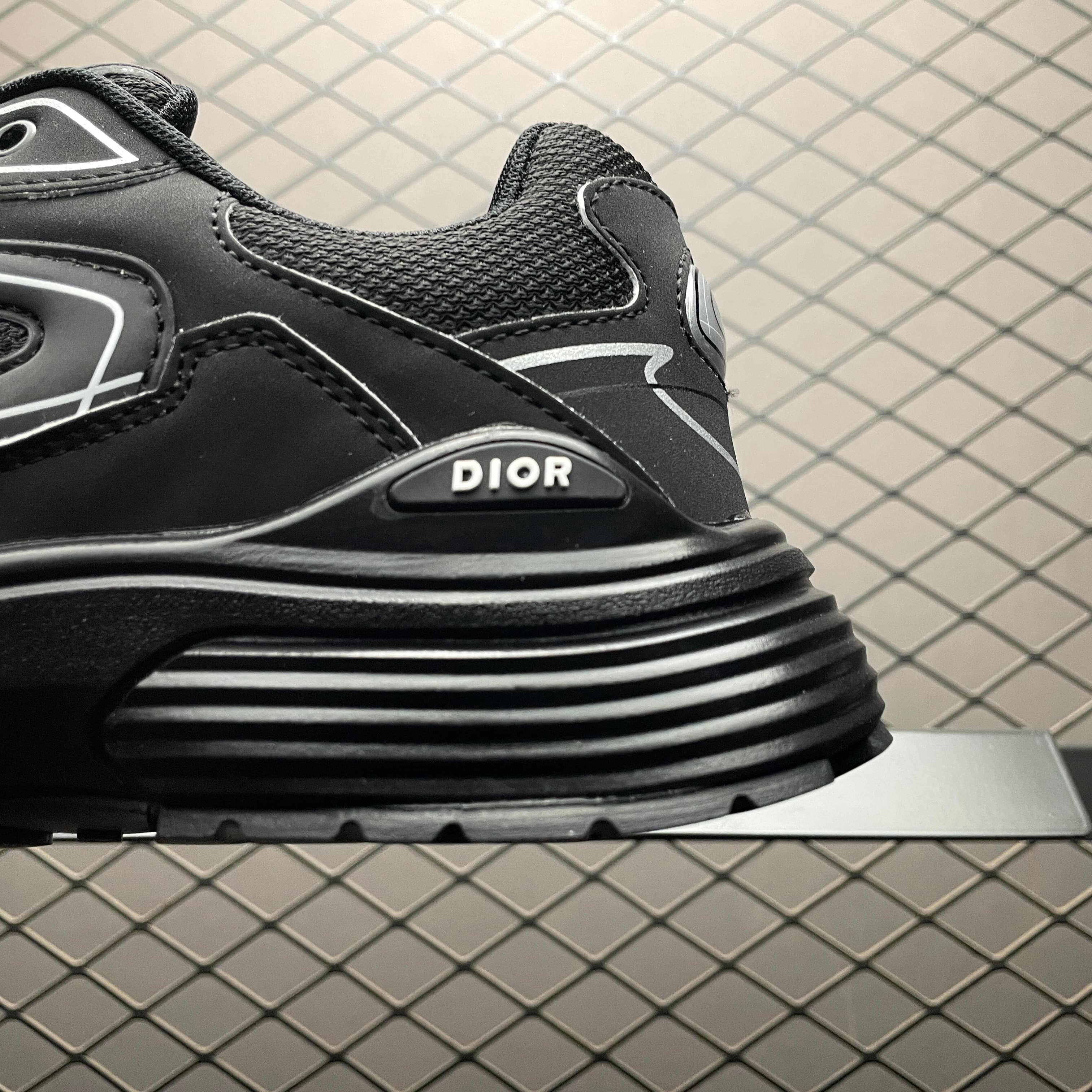 DR NEW ARRIVAL B30 Clunky Sneaker