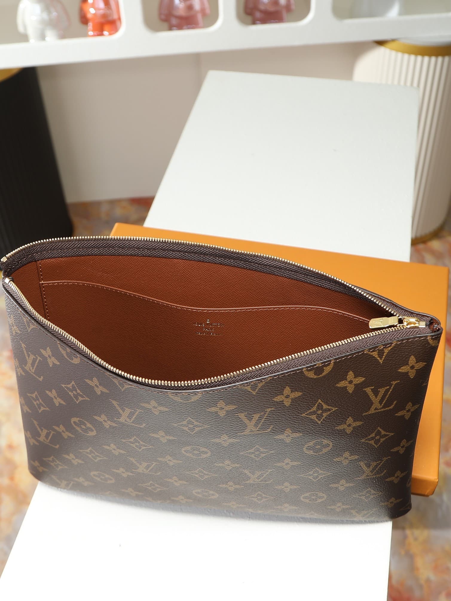 L X V Pochette ClesL Clutch bag M13561 Size:36x27.5x2cm