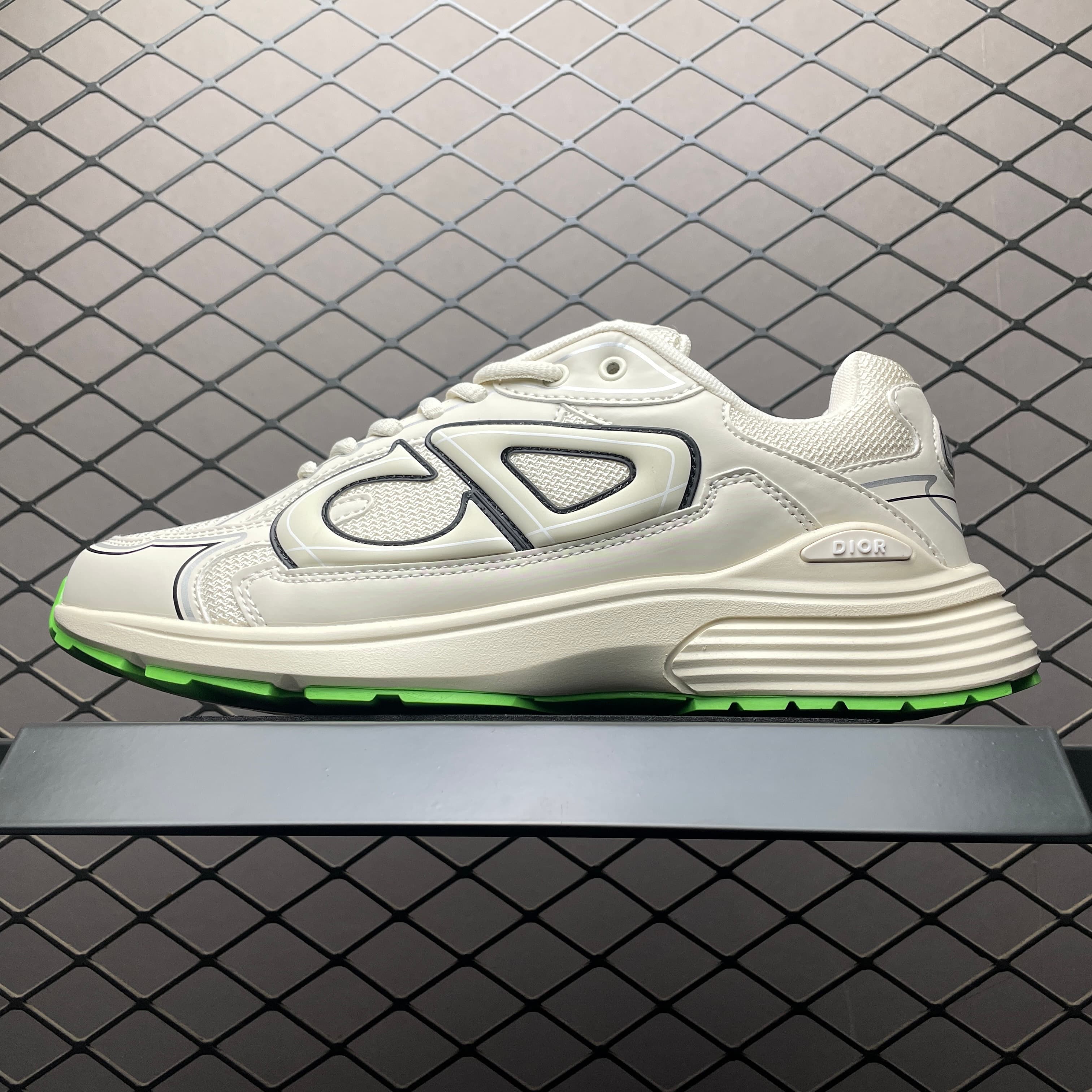 DR B30 Sneakers