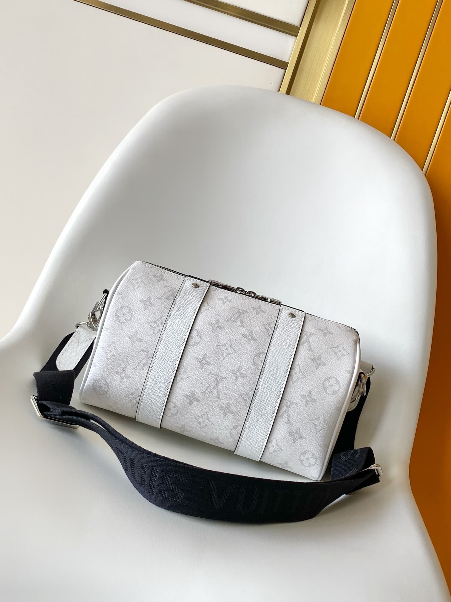 L X V Keepall Travelling bag 27x17x13cm