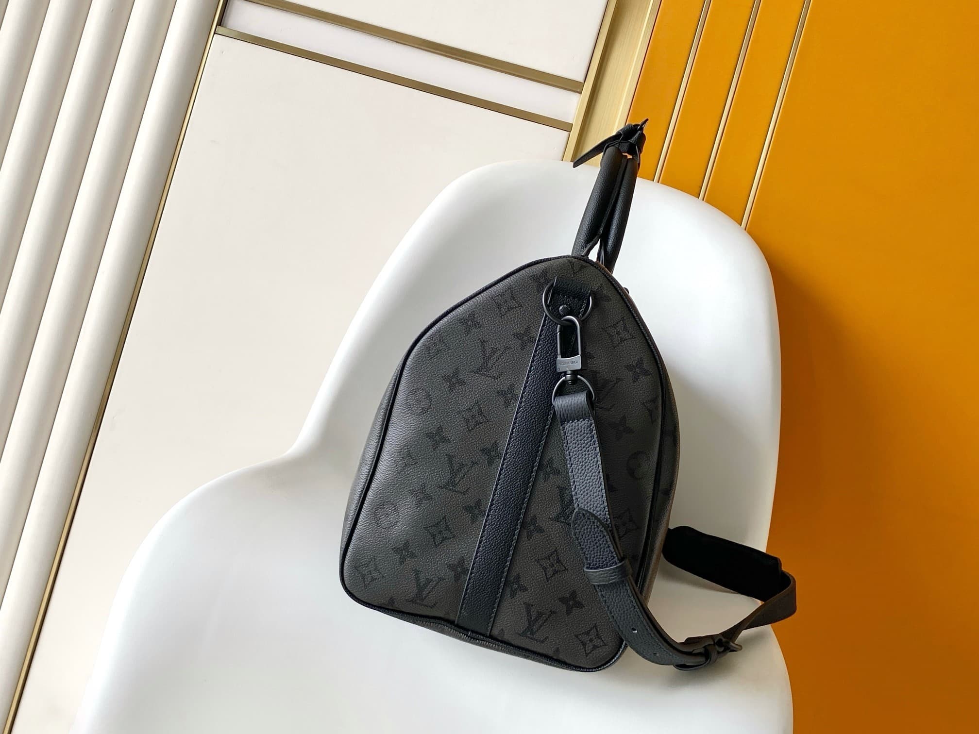 L X V Travelling bag M28403 45X27X20CM