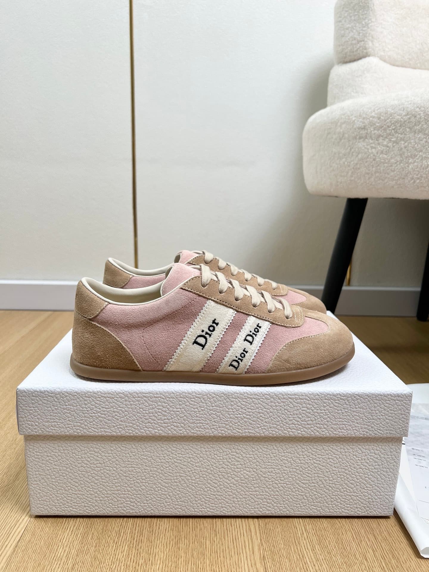 DR Ribbon Sneaker