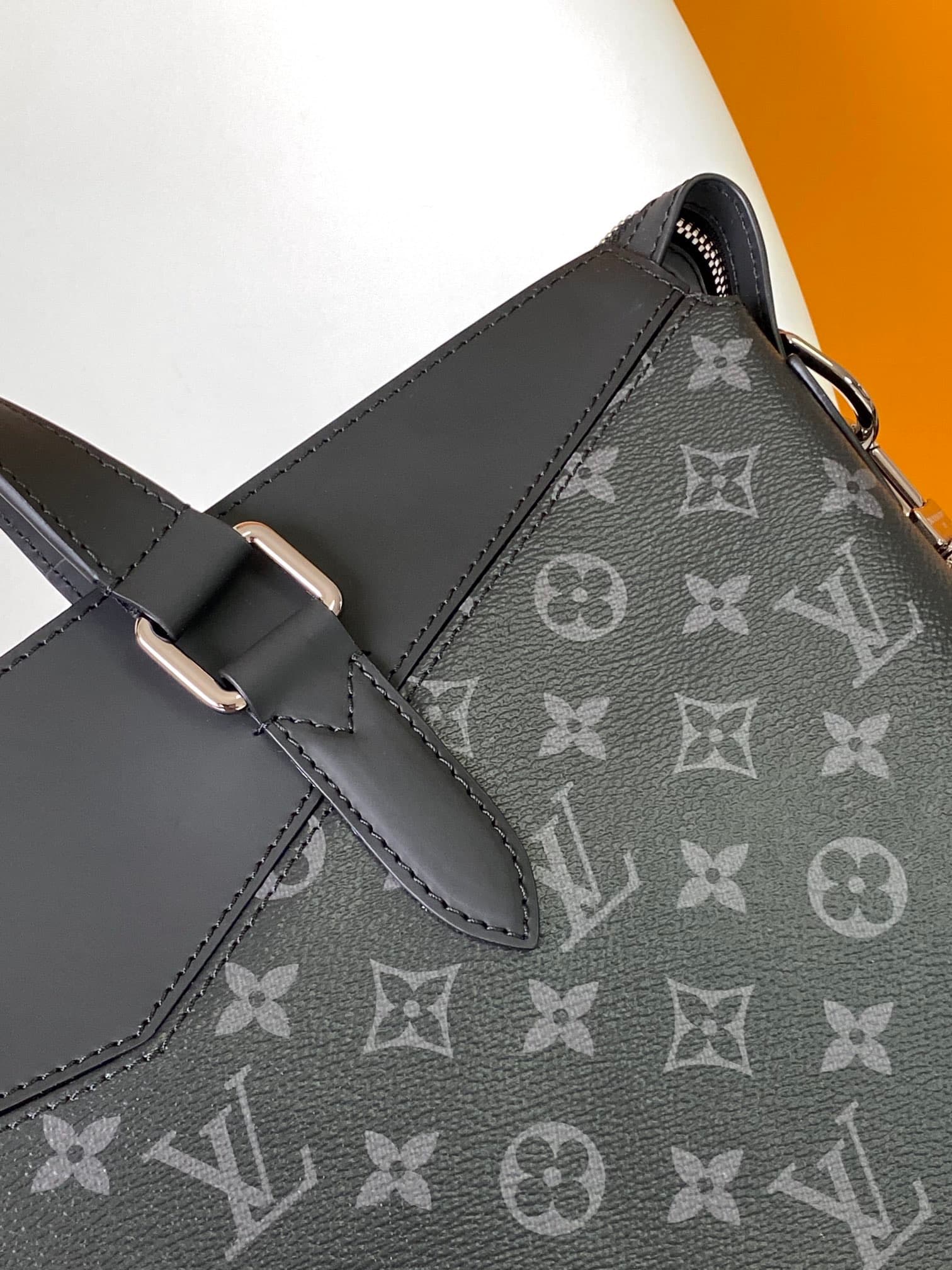 L X V Eclipse Monogram M40566 Size:39*30*10cm
