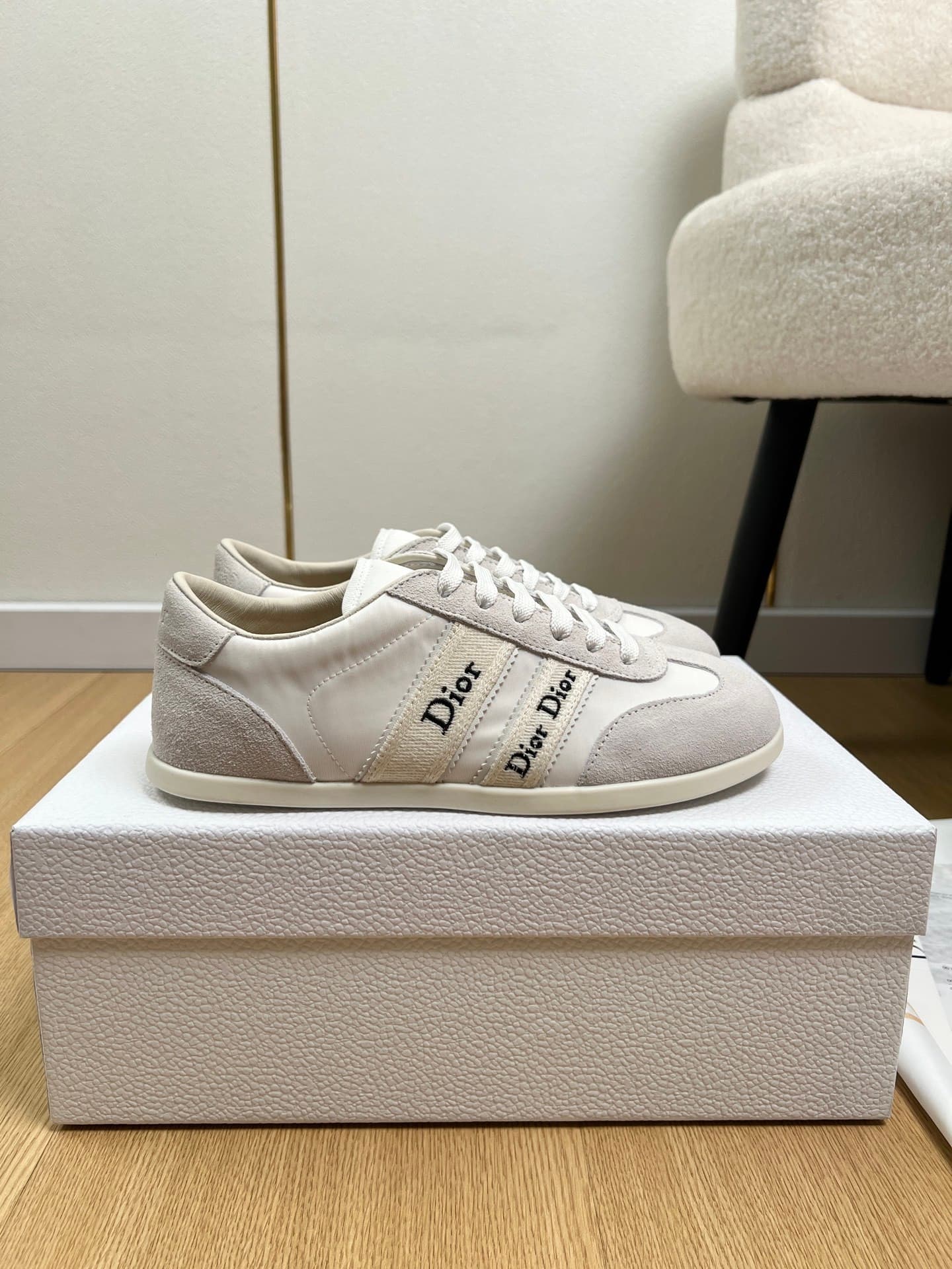 DR Ribbon Sneaker