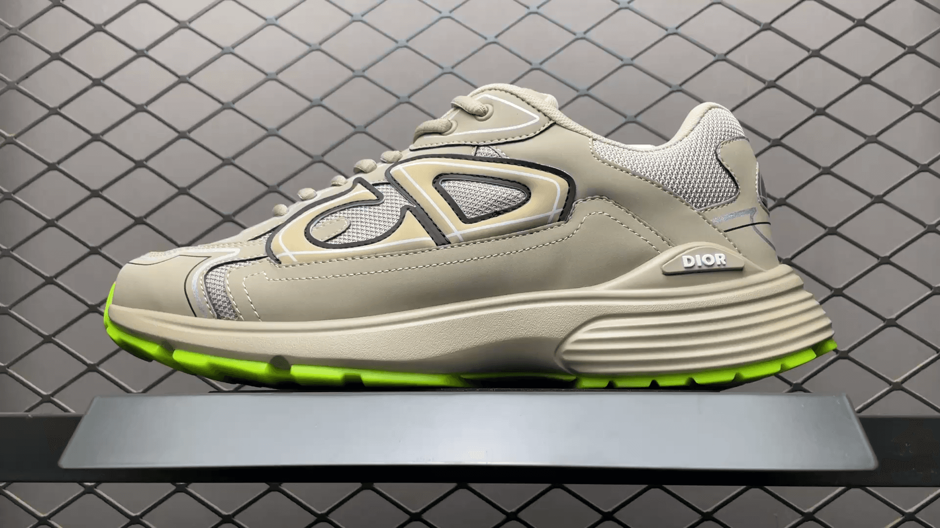 DR B30 Sneakers