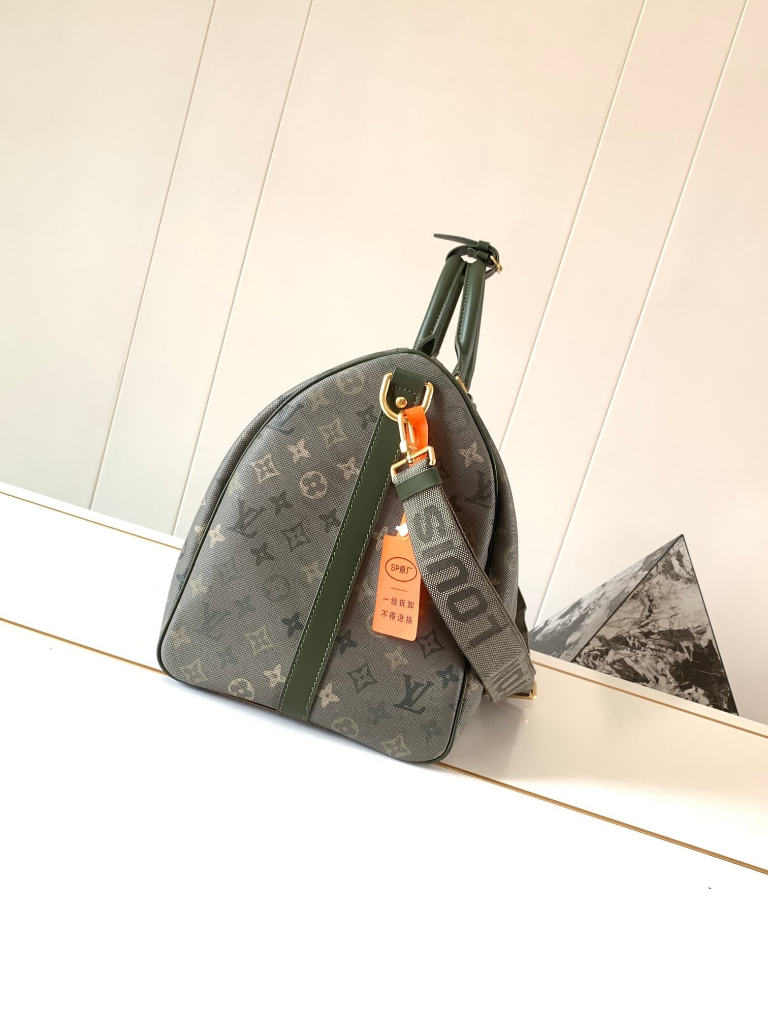 L X V Travelling bag M26959 50X21X28CM