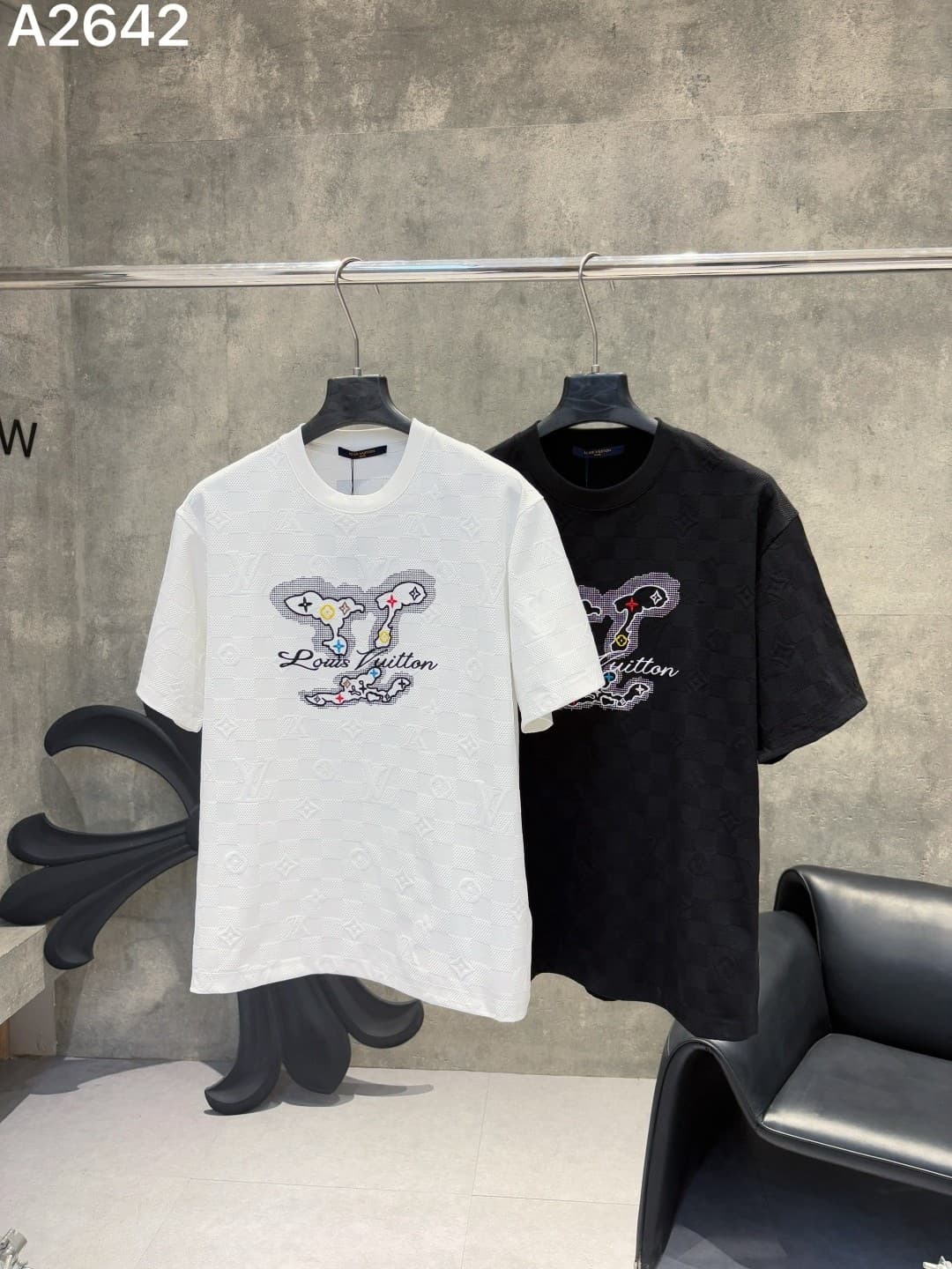 L X V T-shirt(Multiple colors)