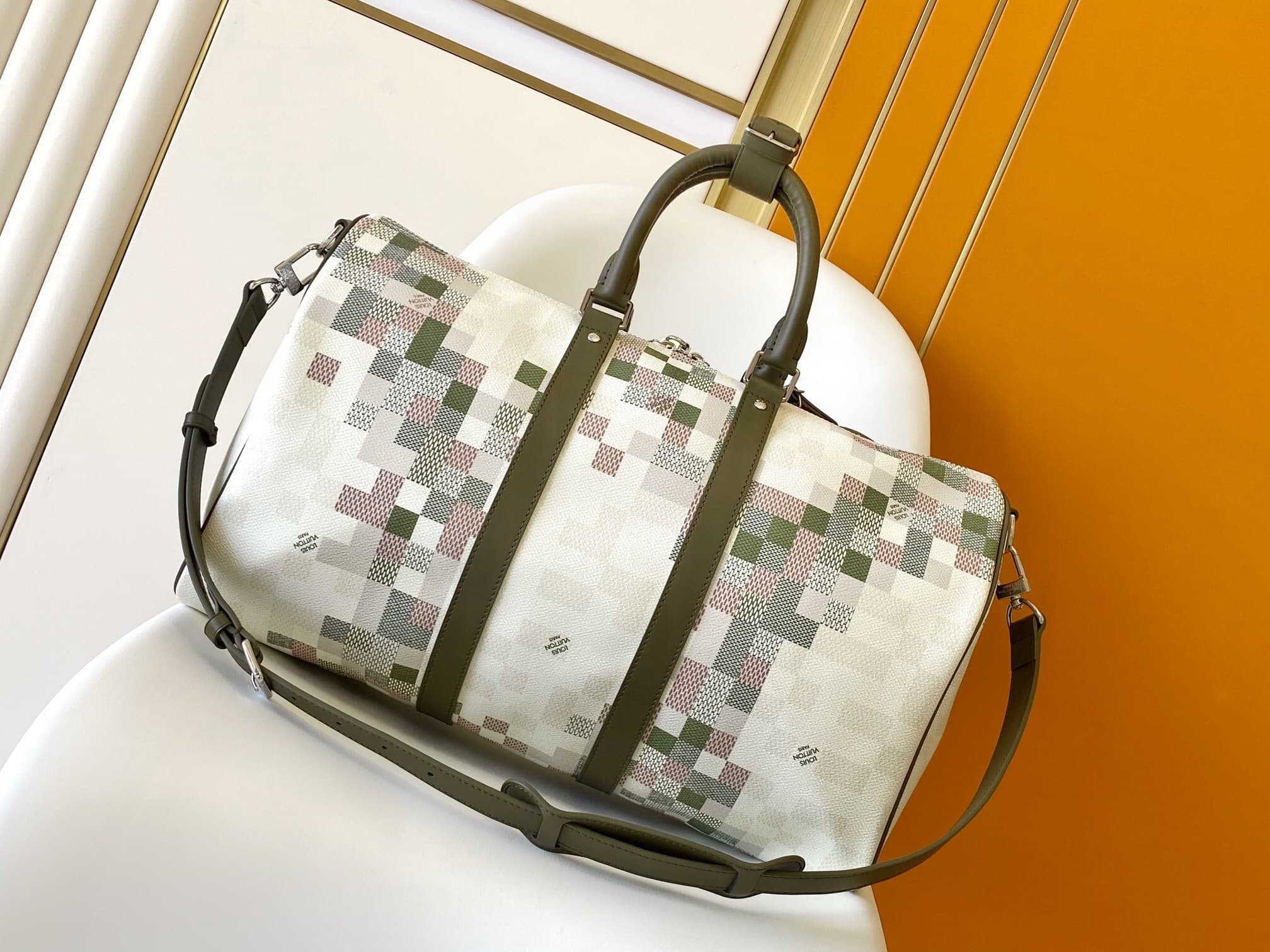L X V Keepall Bandoulière 45 Size:45x27x20cm